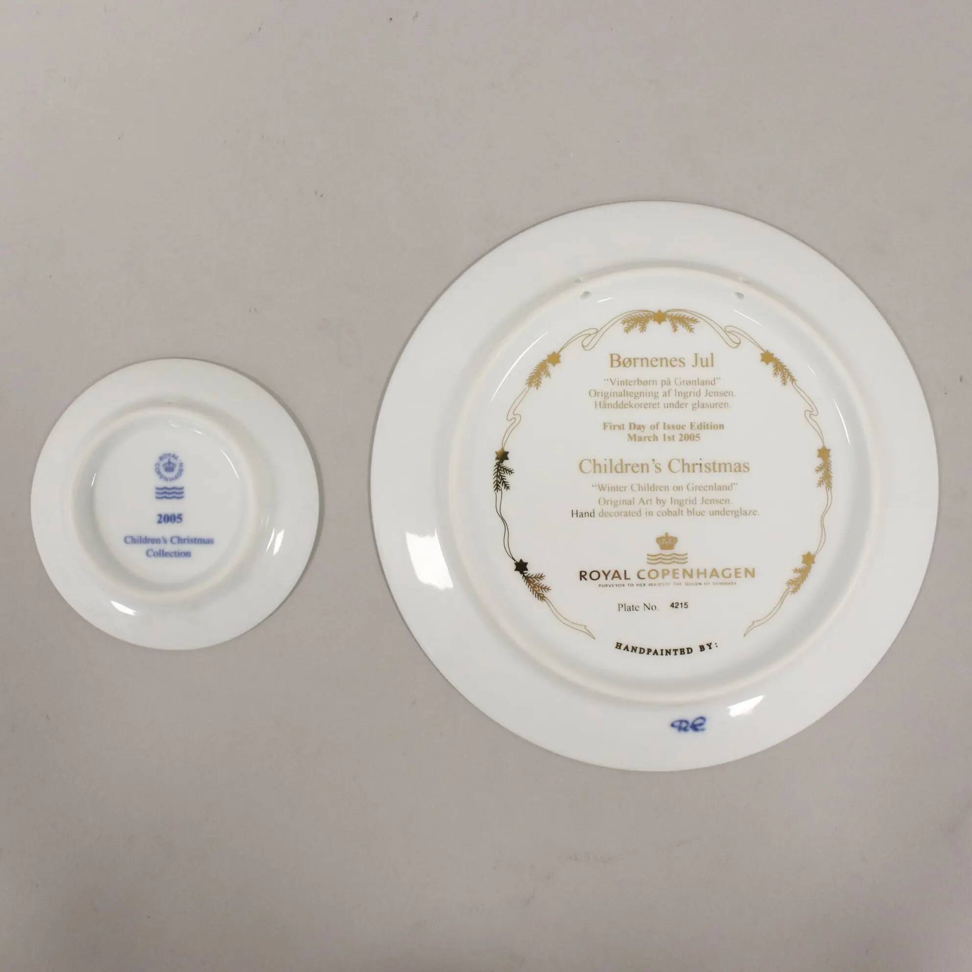 Royal Copenhagen blue porcelain Christmas plate for children 2005