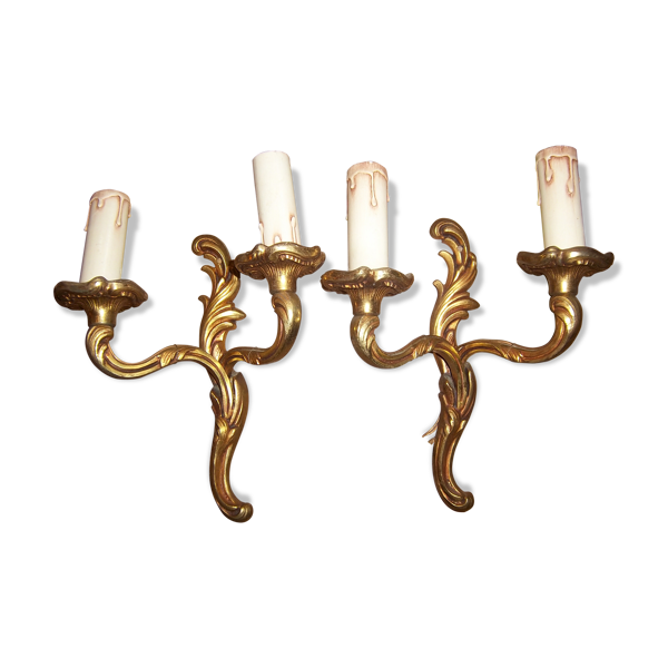 Paire d'appliques en bronze de style Louis XVI