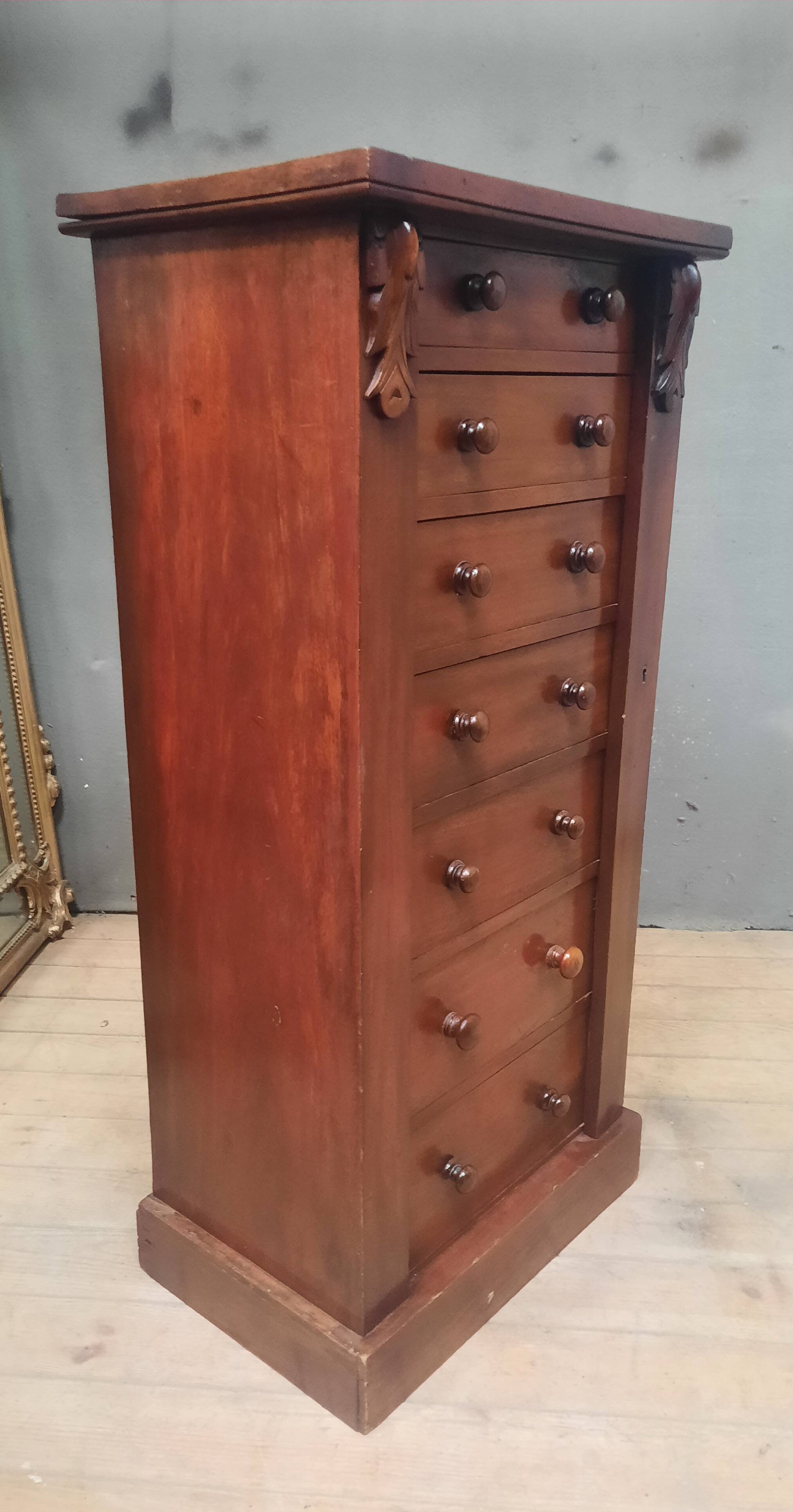 Mahogany veneer seminar