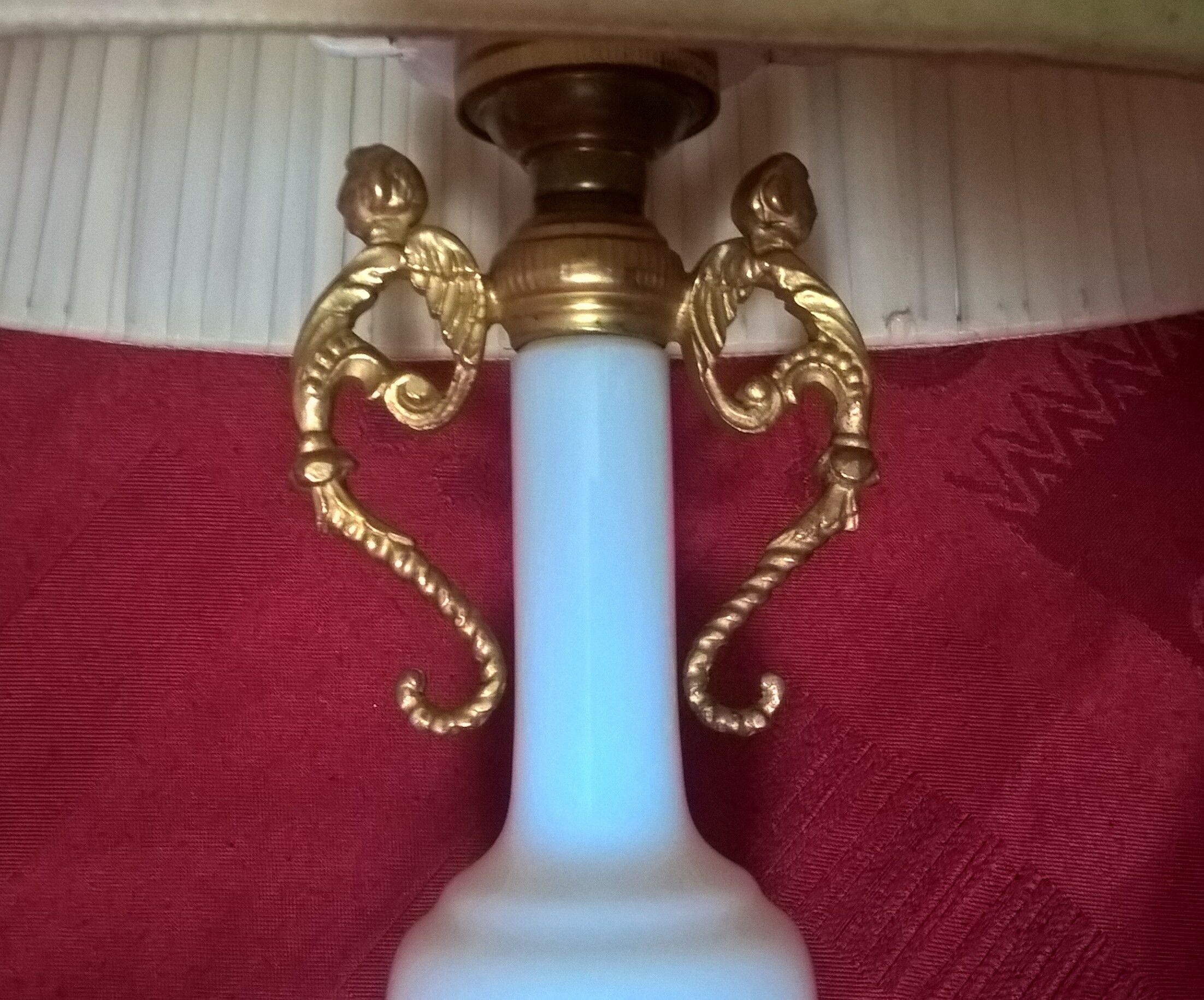 Amphora lamp with zoomorphic handles