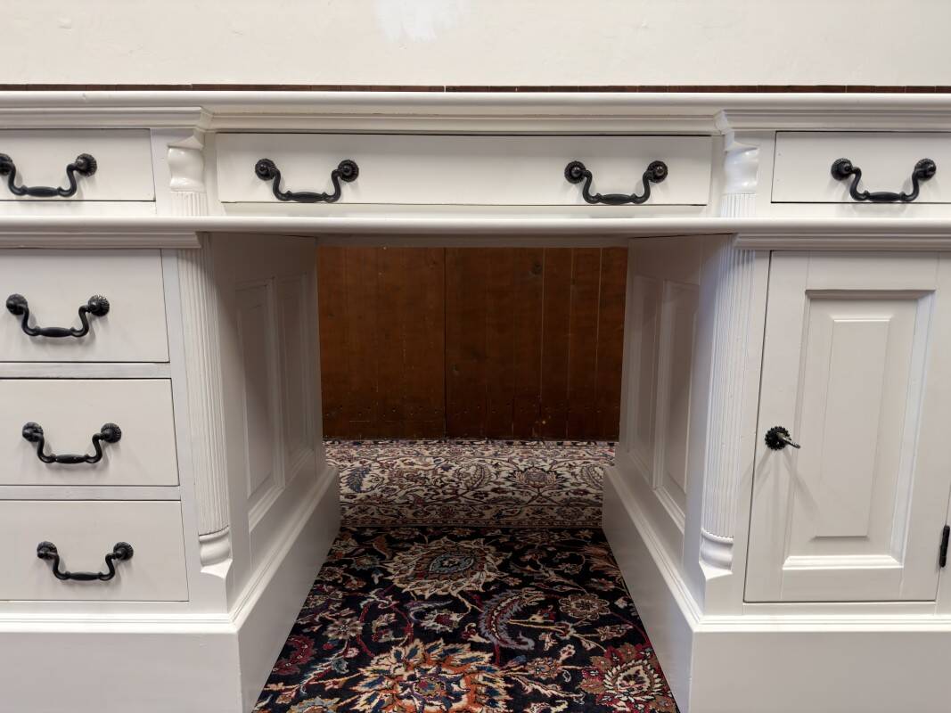 Classic English White Chesterfield Desk