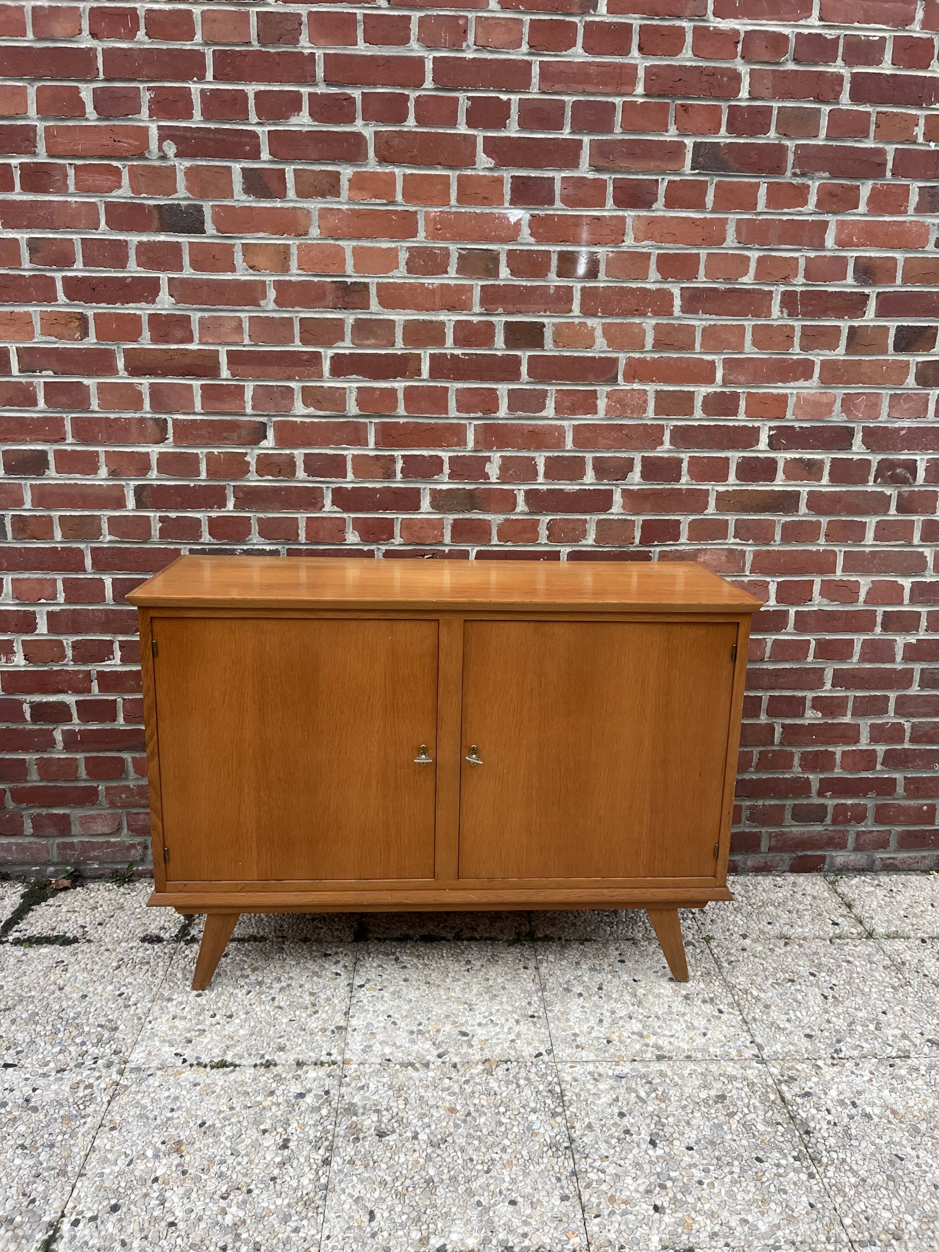 Commode vintage pieds compas