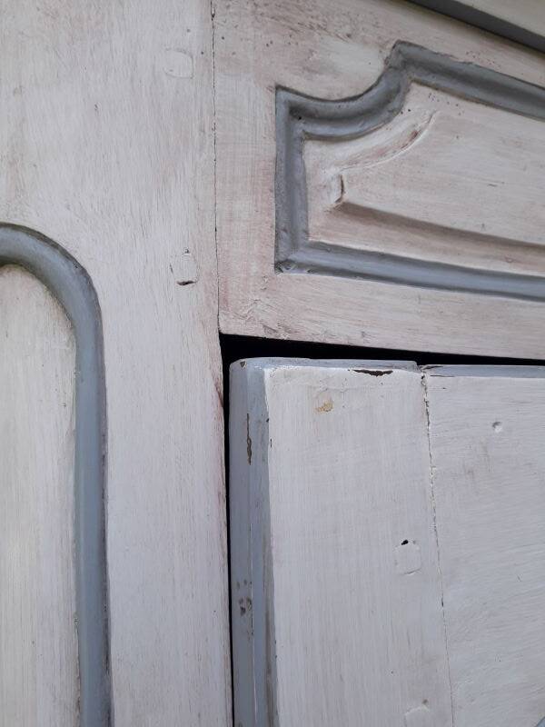 Bonnetière, standing man, Louis XV, 18th century walnut