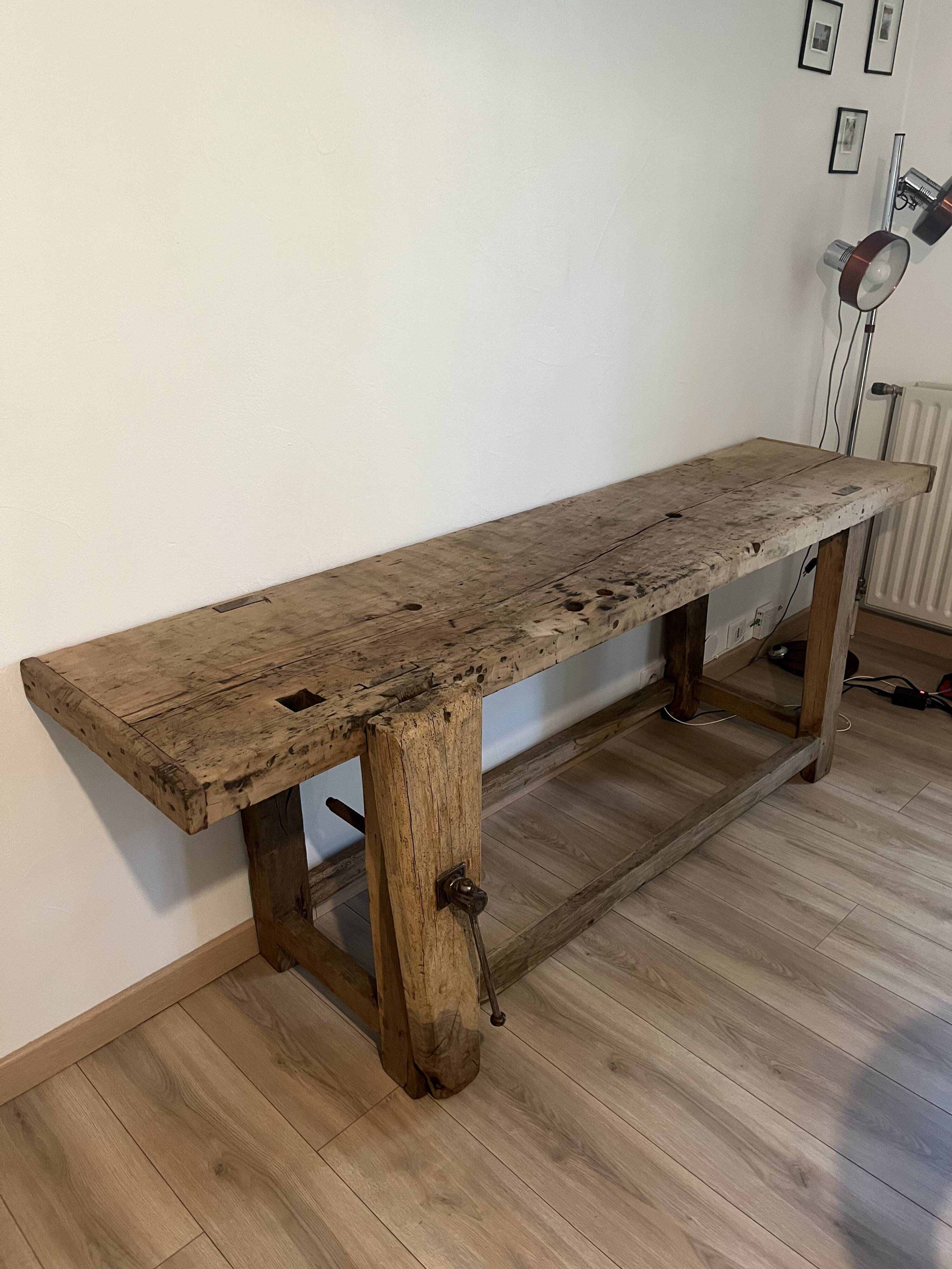 Old workbench / Carpenter's workbench