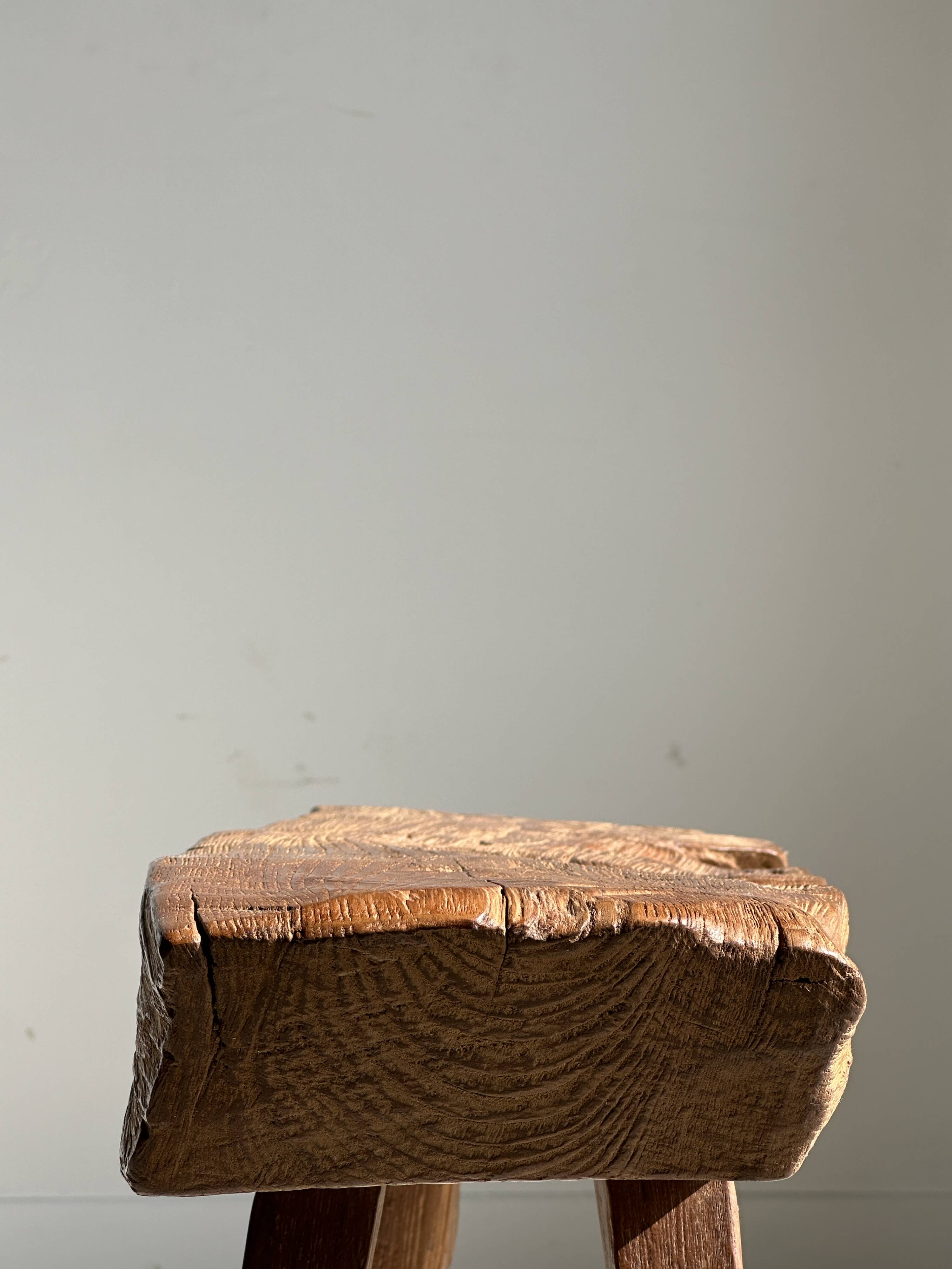 Small organic bench in upcycled Asian teak quadripod - Sungai