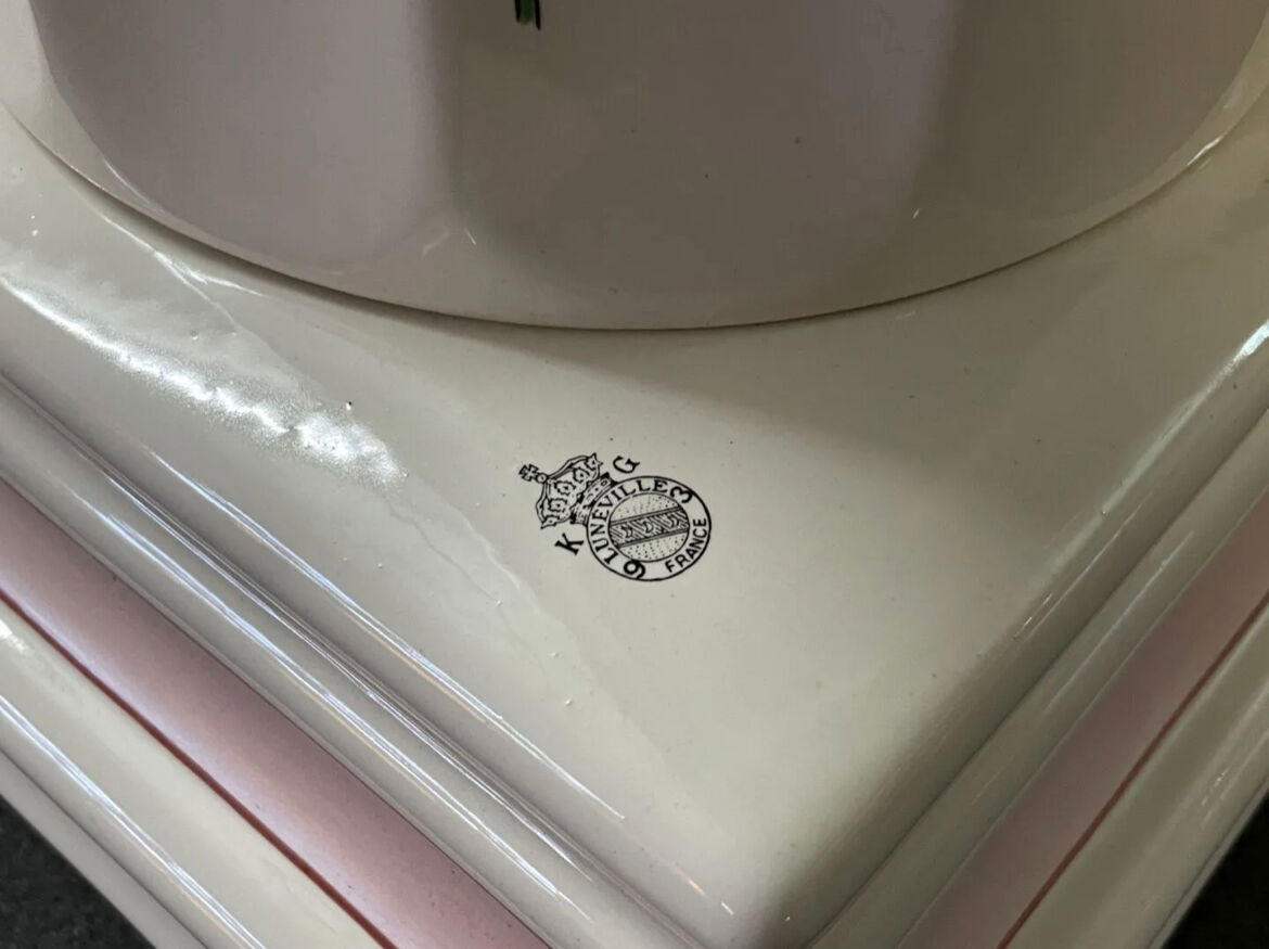 Pot cover and column Luneville Saint-Clement