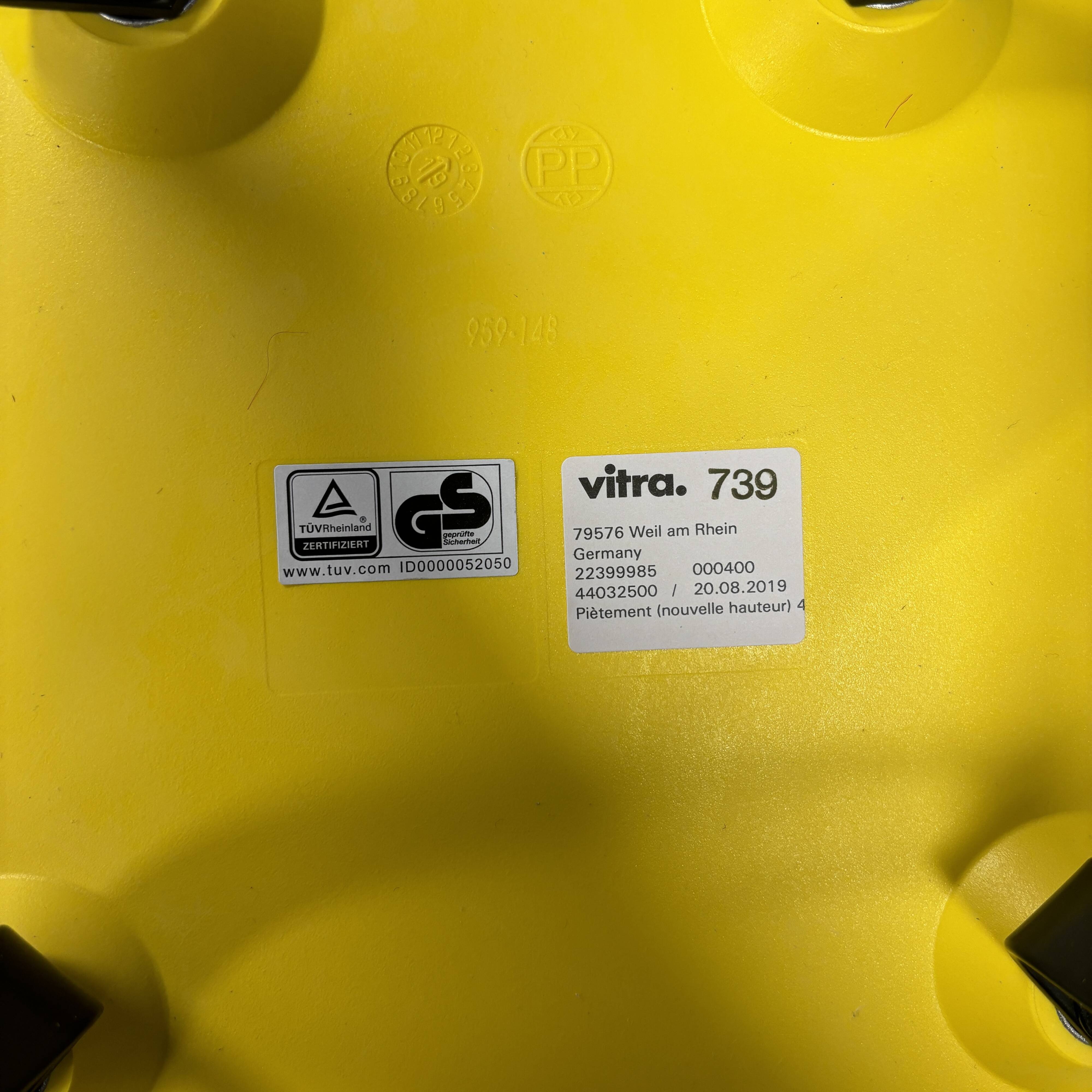 Eames DAW armchair Sunlight yellow / Dark maple NEW - Vitra