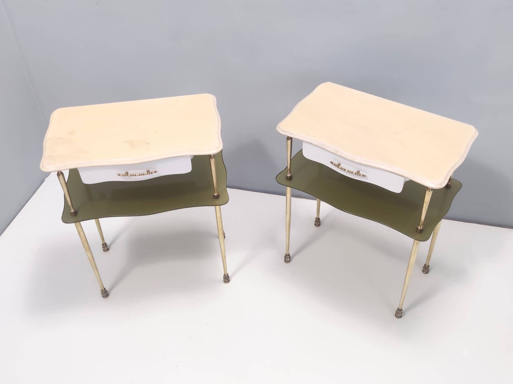 Pair of White Lacquered Nightstands with Marble Tops and Glass Shelves, Italy