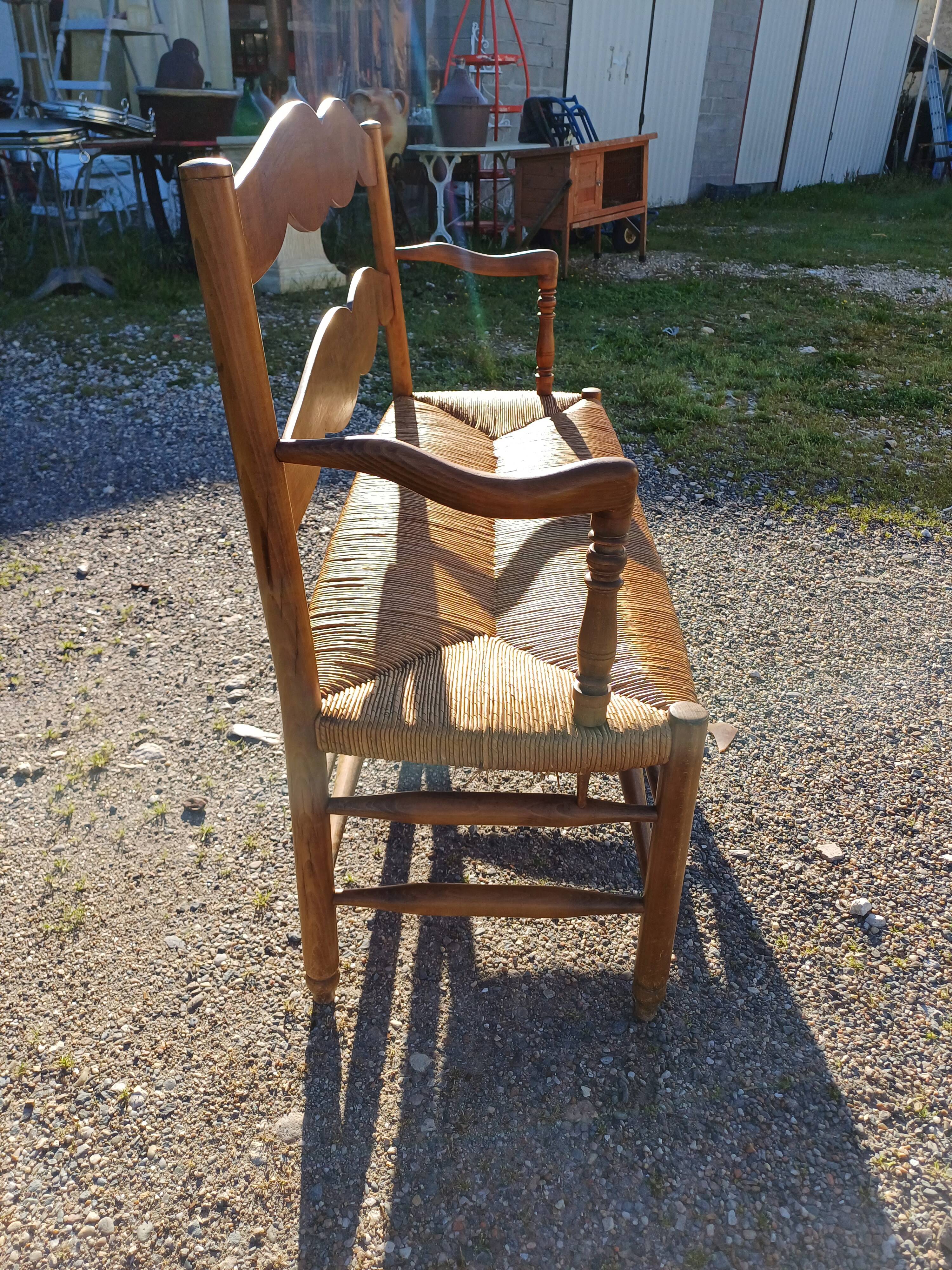 3-Person Bench with Old-fashioned Mulching
