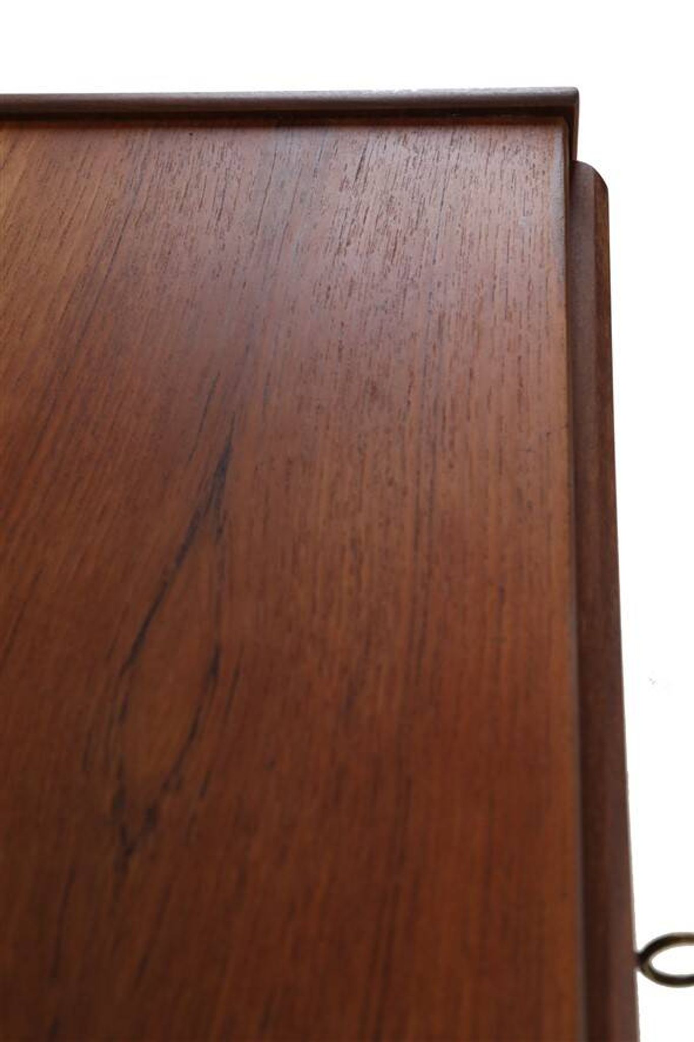 Mid-century teak chest of drawers / dresser / Danish modern design / 1960s