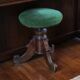 Tabouret de piano ancien en velours vert et bois de noyer