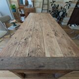Farm table