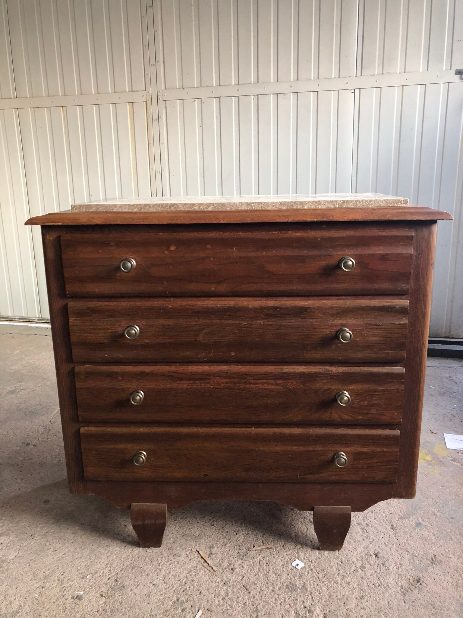Dresser the 60s in wood and marble