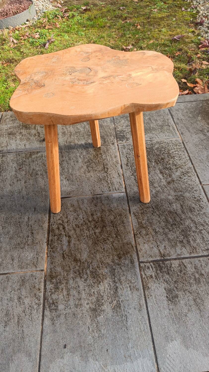 Table d'appoint bois brut style brutaliste organique