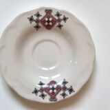 Huit tasses à moka en faïence de Mila aux motifs berbères