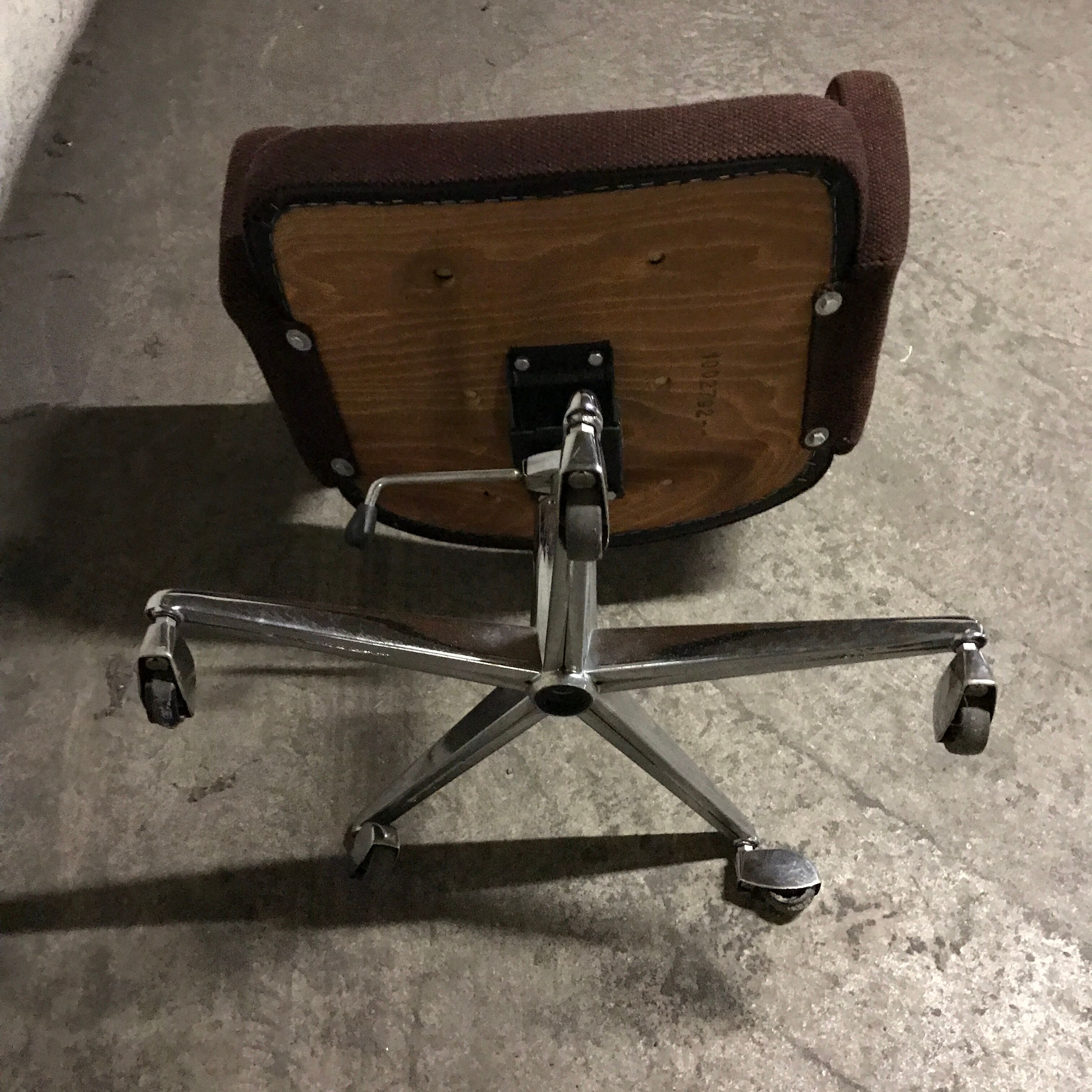 1970 wheeled wool office chair