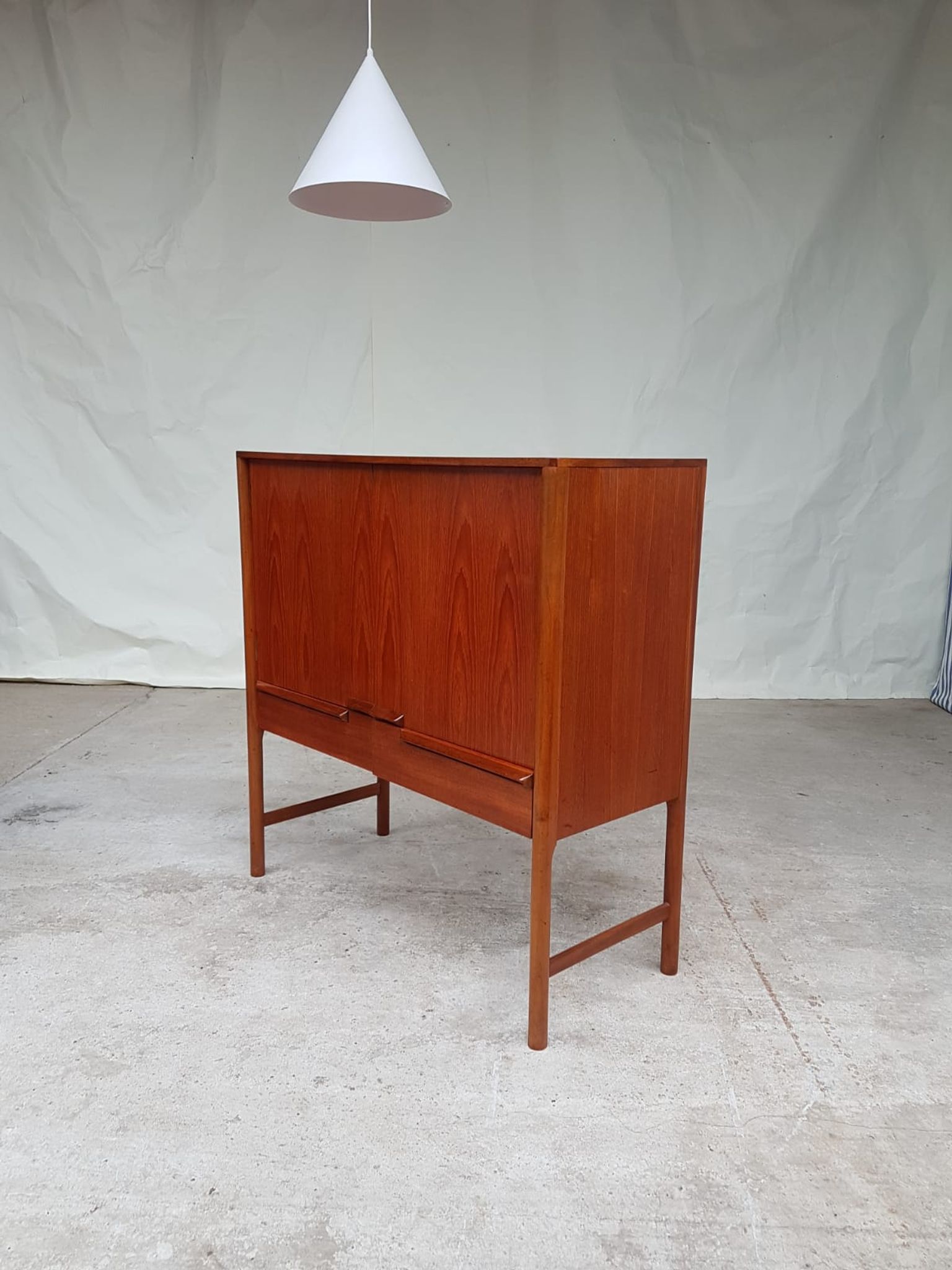 Md century Mcintosh bar cabinet