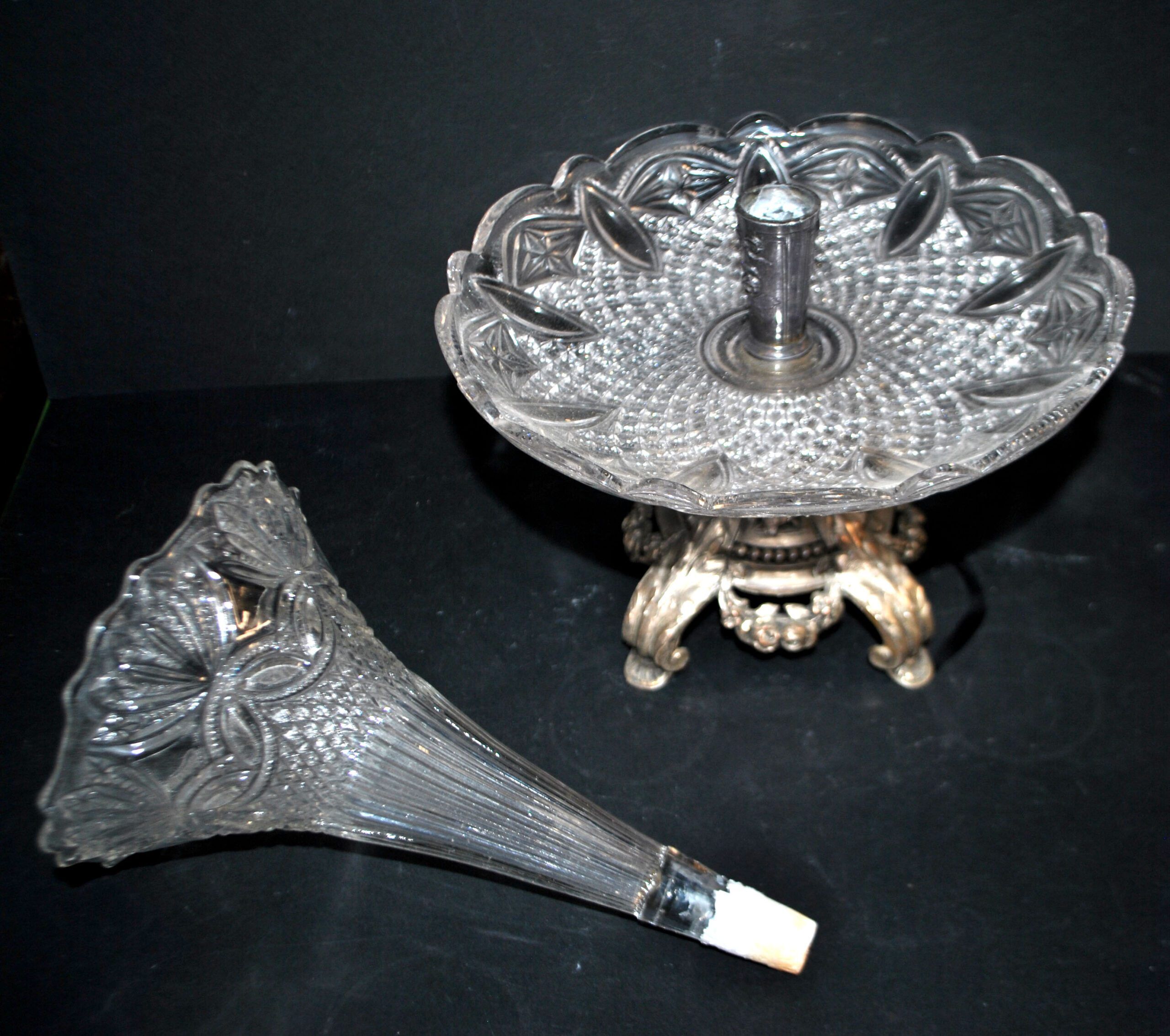 Romantic centrepiece – tulip-shaped glass vase with silver-plated metal from 1900