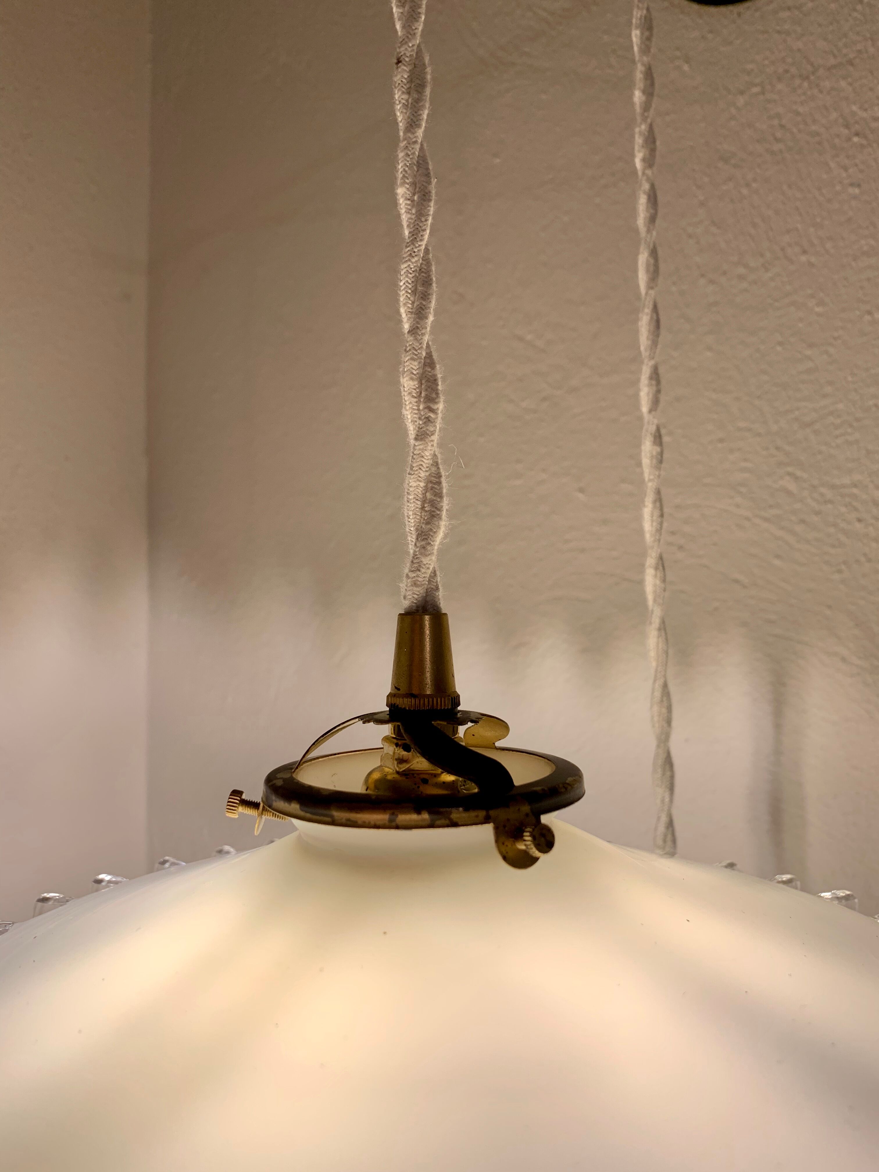 Pair of suspensions bistrot 1920 opaline