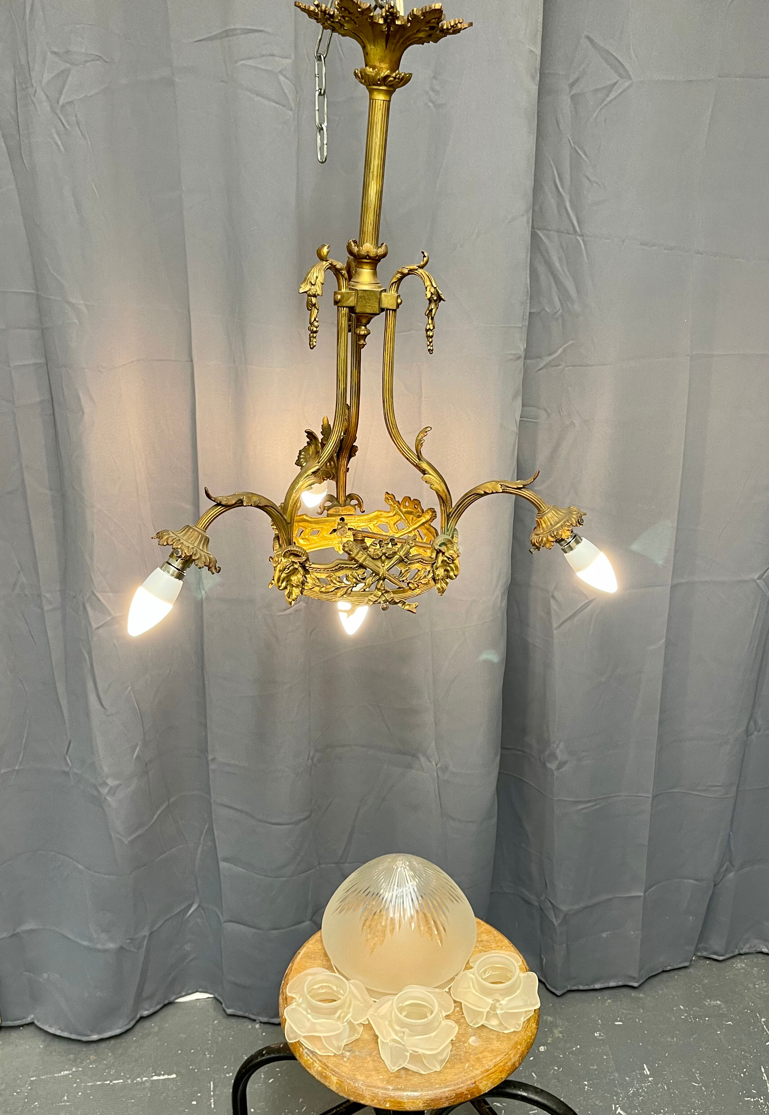 Bronze chandelier Napoleon III period very good condition