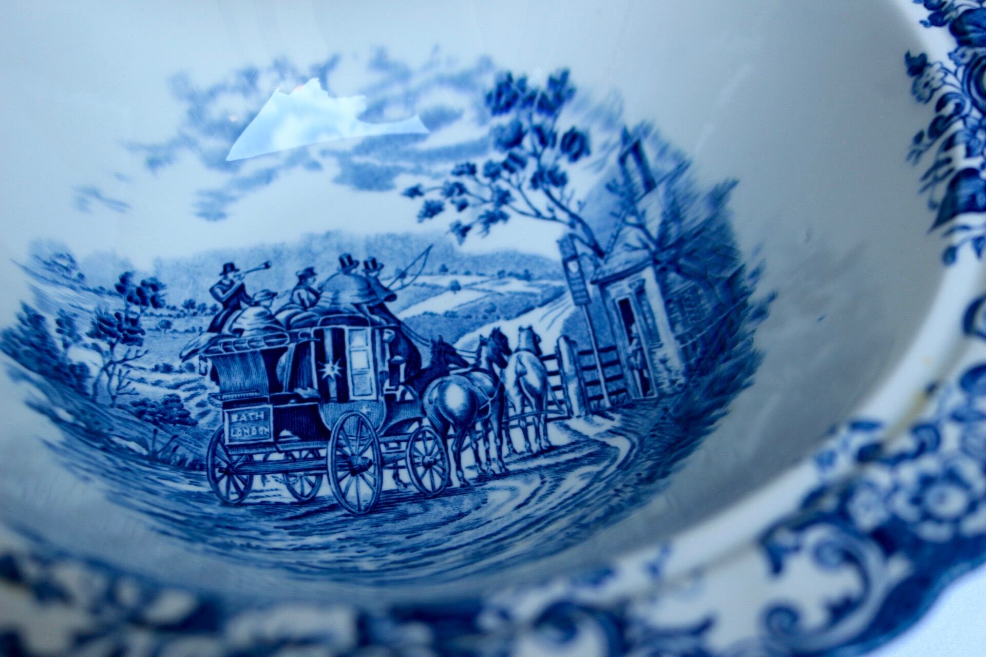 Jonhson Brothers Soup tureen