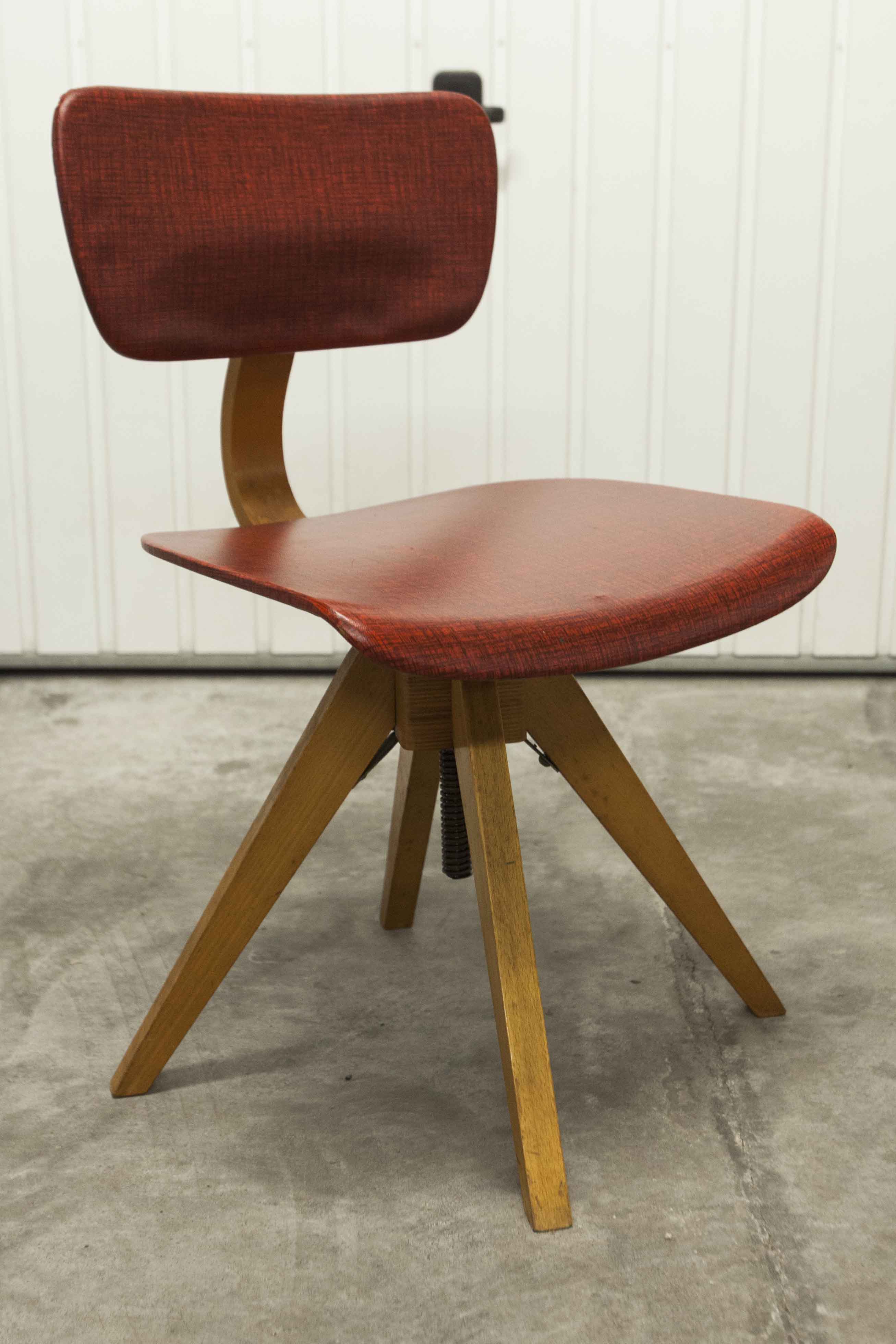 Workshop chair 1950 feet compass skaï red atypical