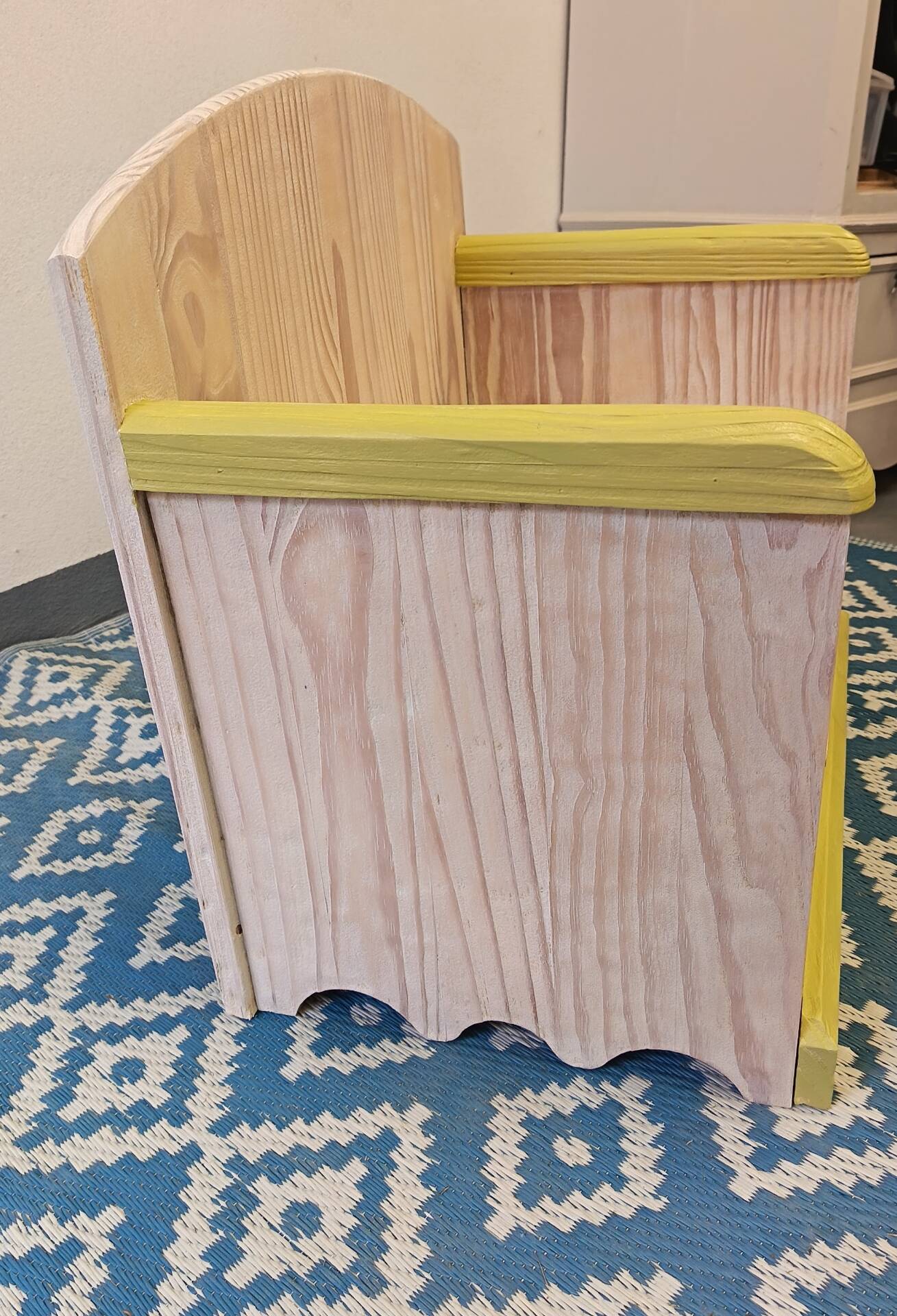 Child's chair/box