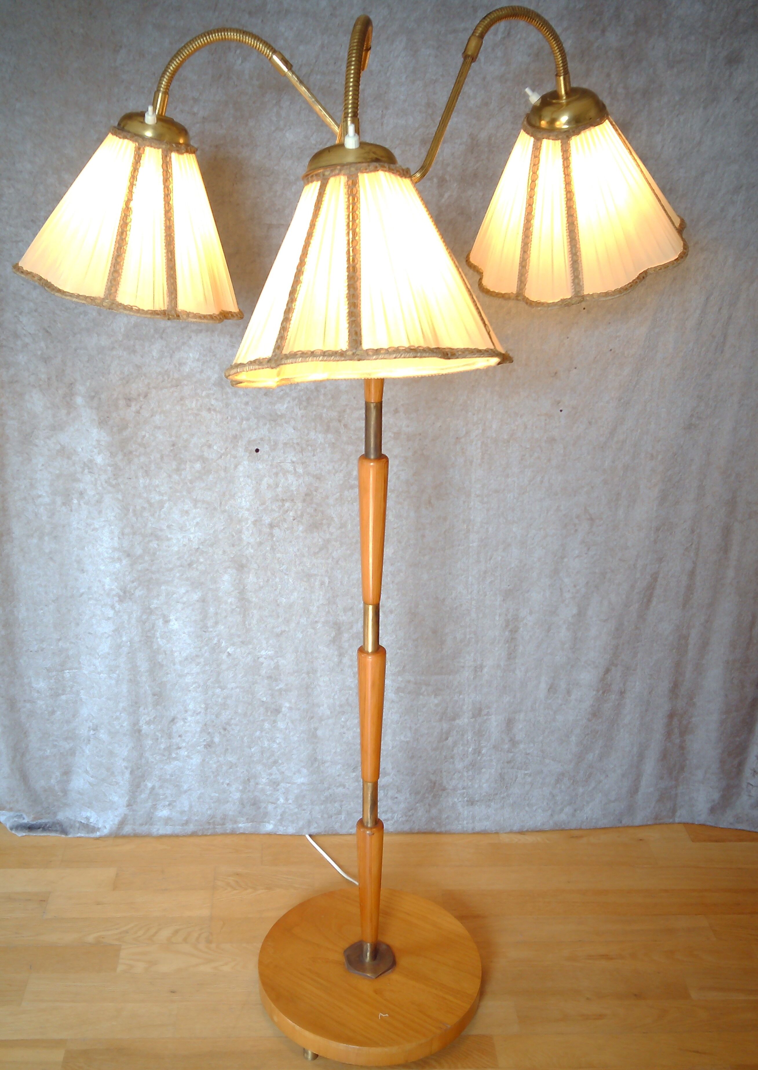 Vintage 3-armed floorlamp, 1940's
