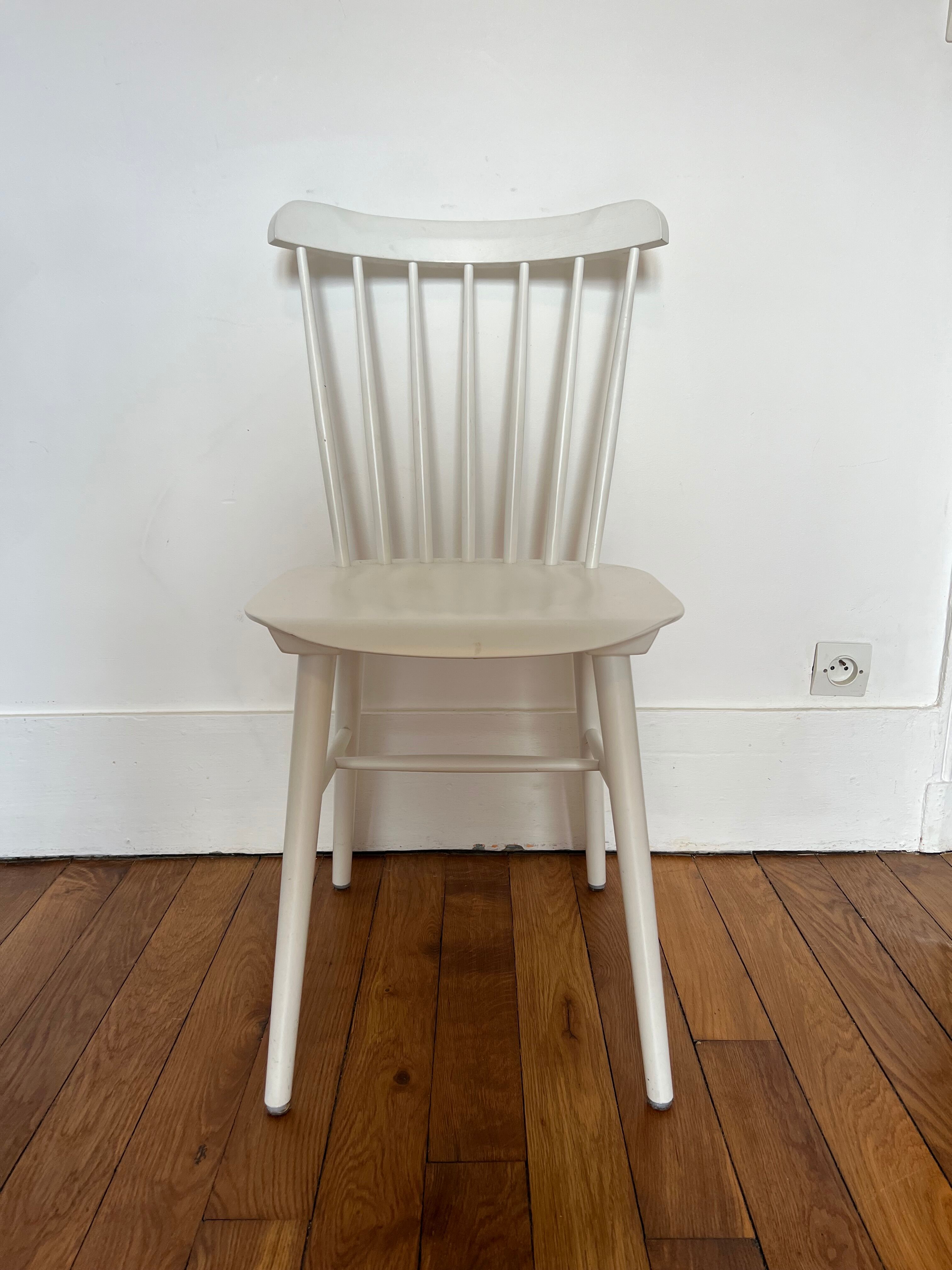 Lot de 4 chaises ivy signées Ton blanches