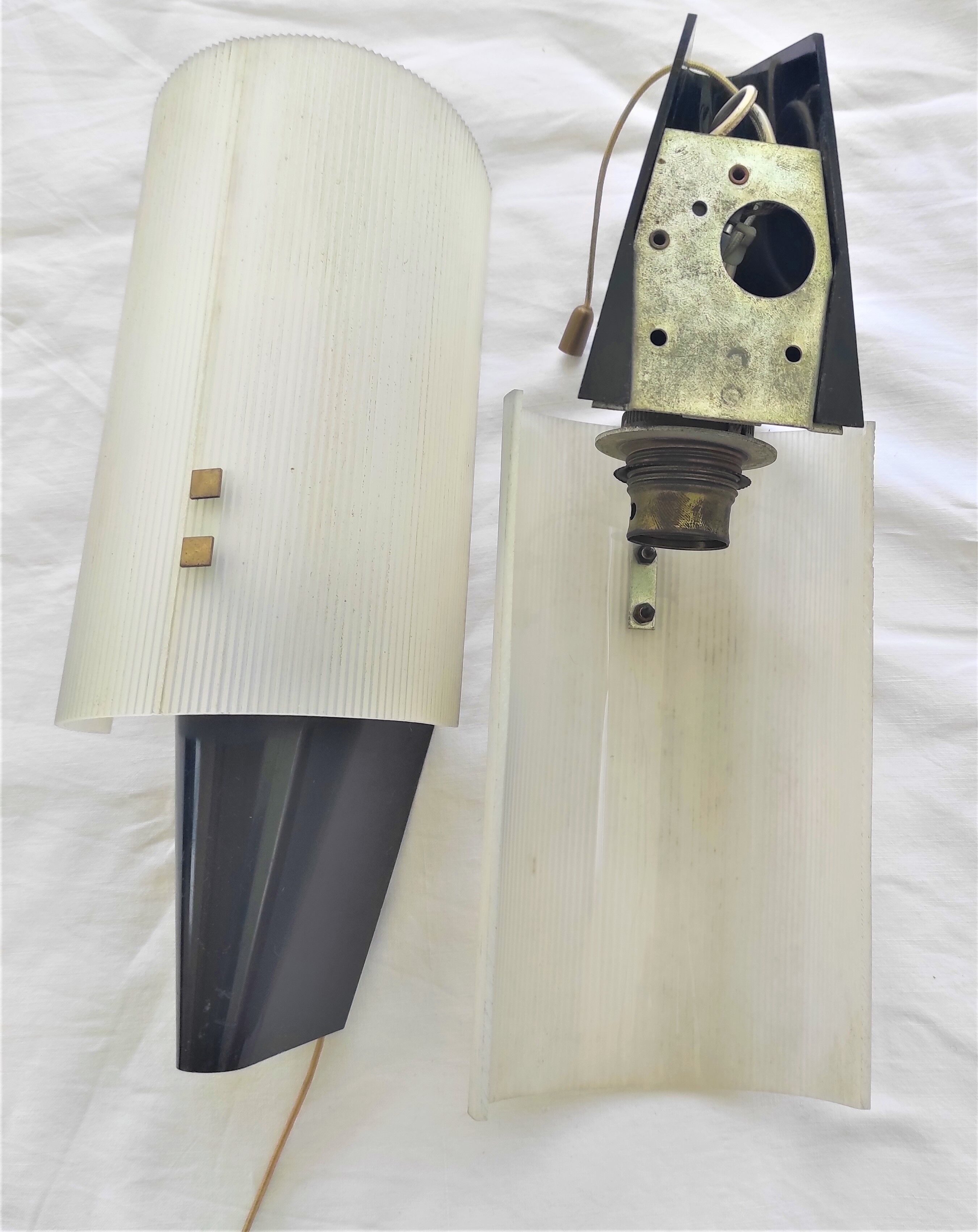 Pull wall lamps