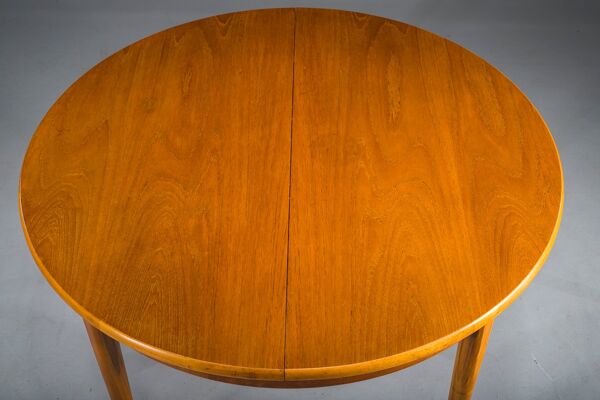 Table à manger extensible ronde en placage de teck de G-Plan, années 1960.