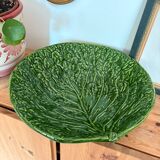 Grand plat / saladier en faïence barbotine émaillée – forme feuille