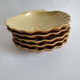 Set of 5 vintage beige ceramic scallop shells