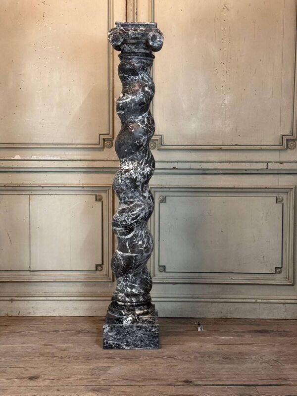 Paire De Colonnes Torsadées En Marbre Gris Des Ardennes, Vers 1880