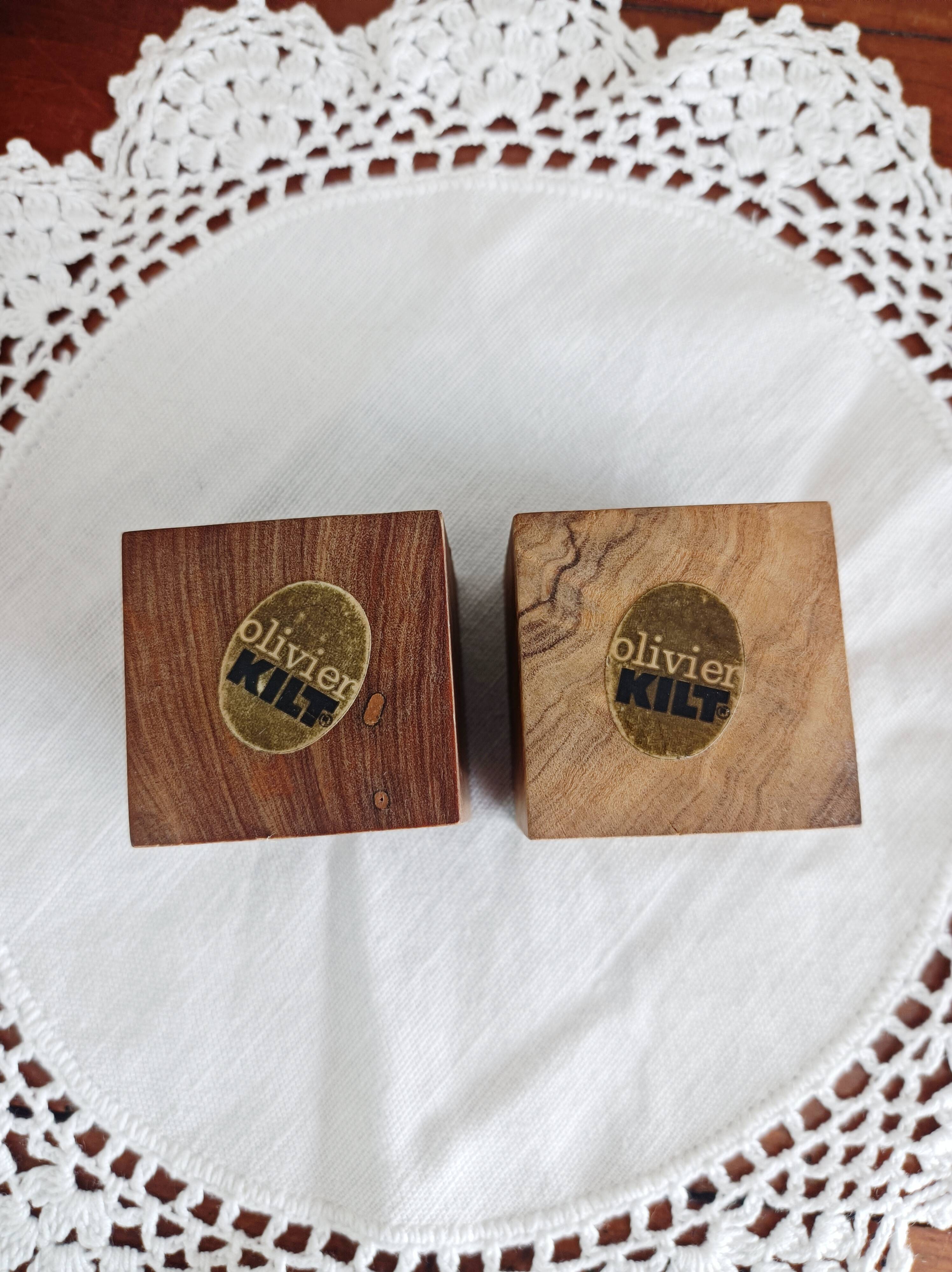 Set of 2 olive wood egg cups