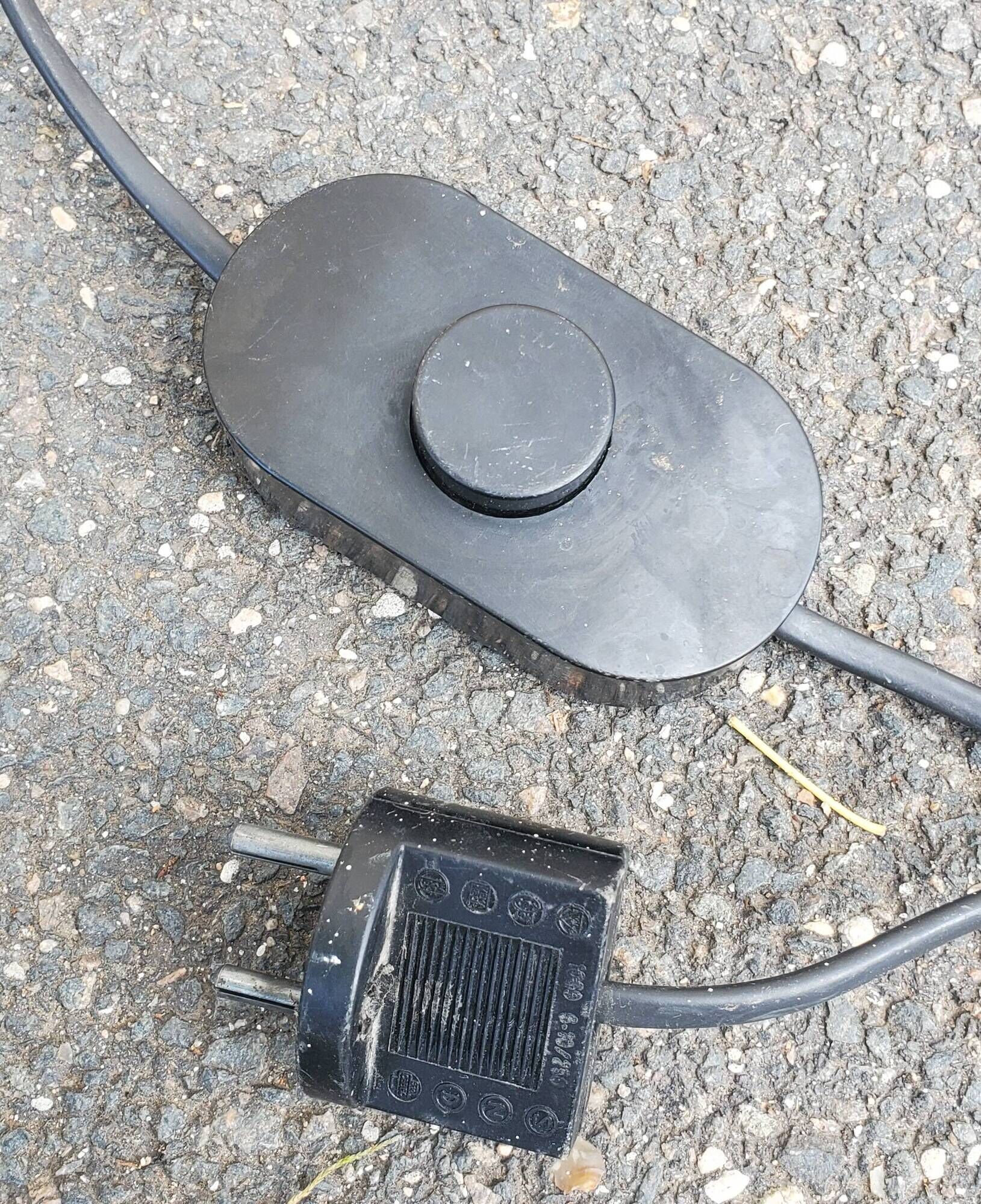 lampadaire en laiton avec bras articulé liseuse  1970 et son abbajour rouge