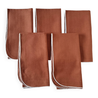 5 serviettes en lin marron bordeaux avec bordure blanche