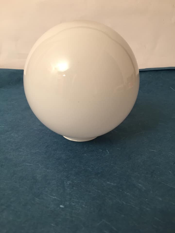 Round globe in white opaline
