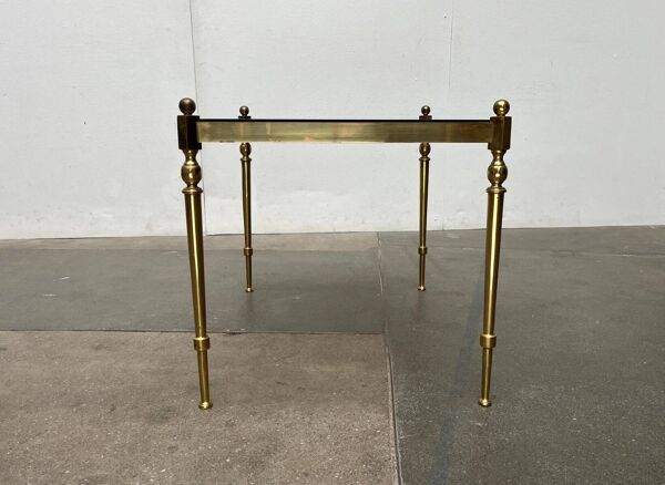 Tables d’appoint ou tables de chevet en laiton et verre de style néoclassique hollywoodien allemand du milieu du siècle, années 1950, lot de 2