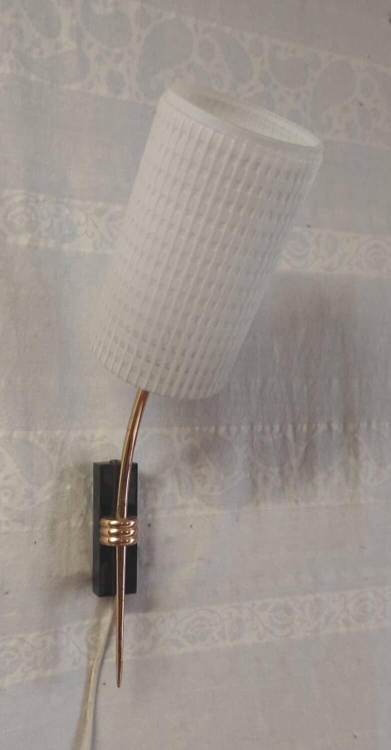 Wall lamp in gilded brass and opaline - mid. 20th century