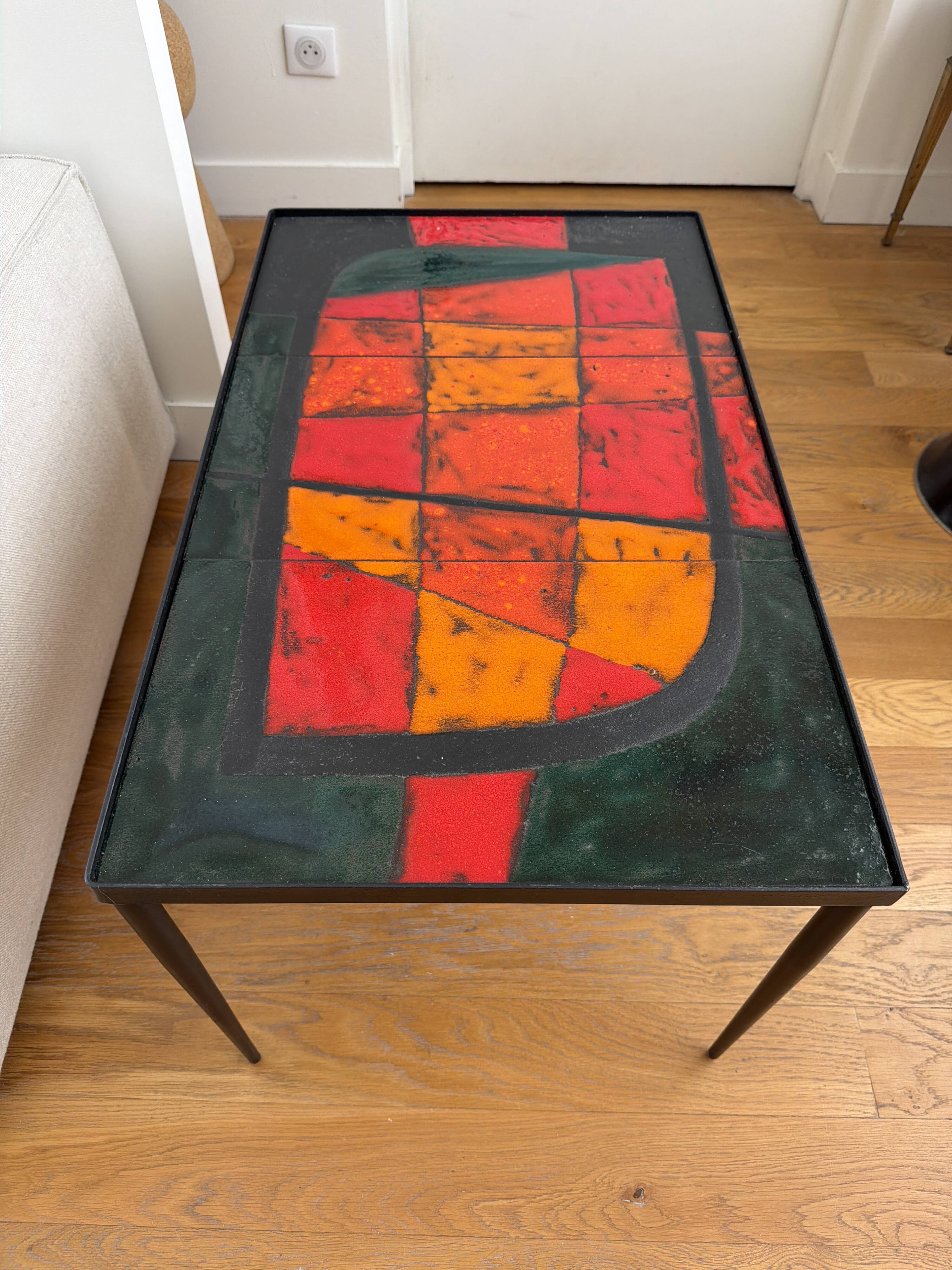 Table basse ceramique de jean et Robert Cloutier en pierre de lave émaillée