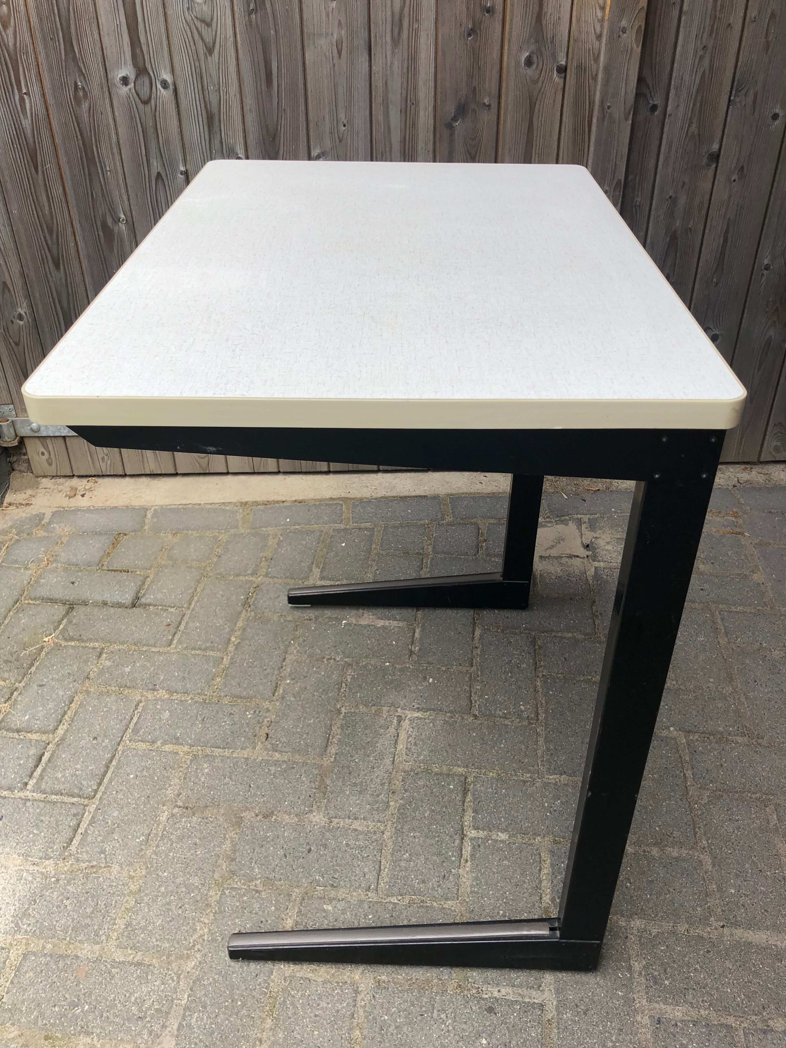 Desk and chair by Friso Kramer Ahrend de Cirkel Result
