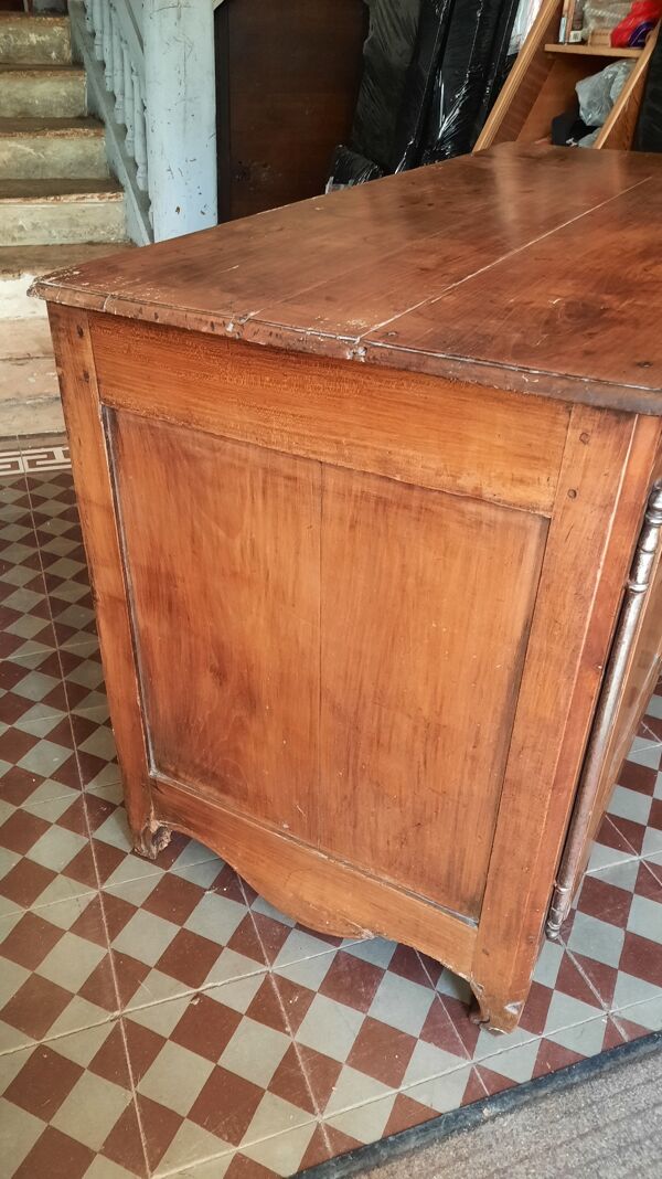 Buffet bas ancien en merisier
