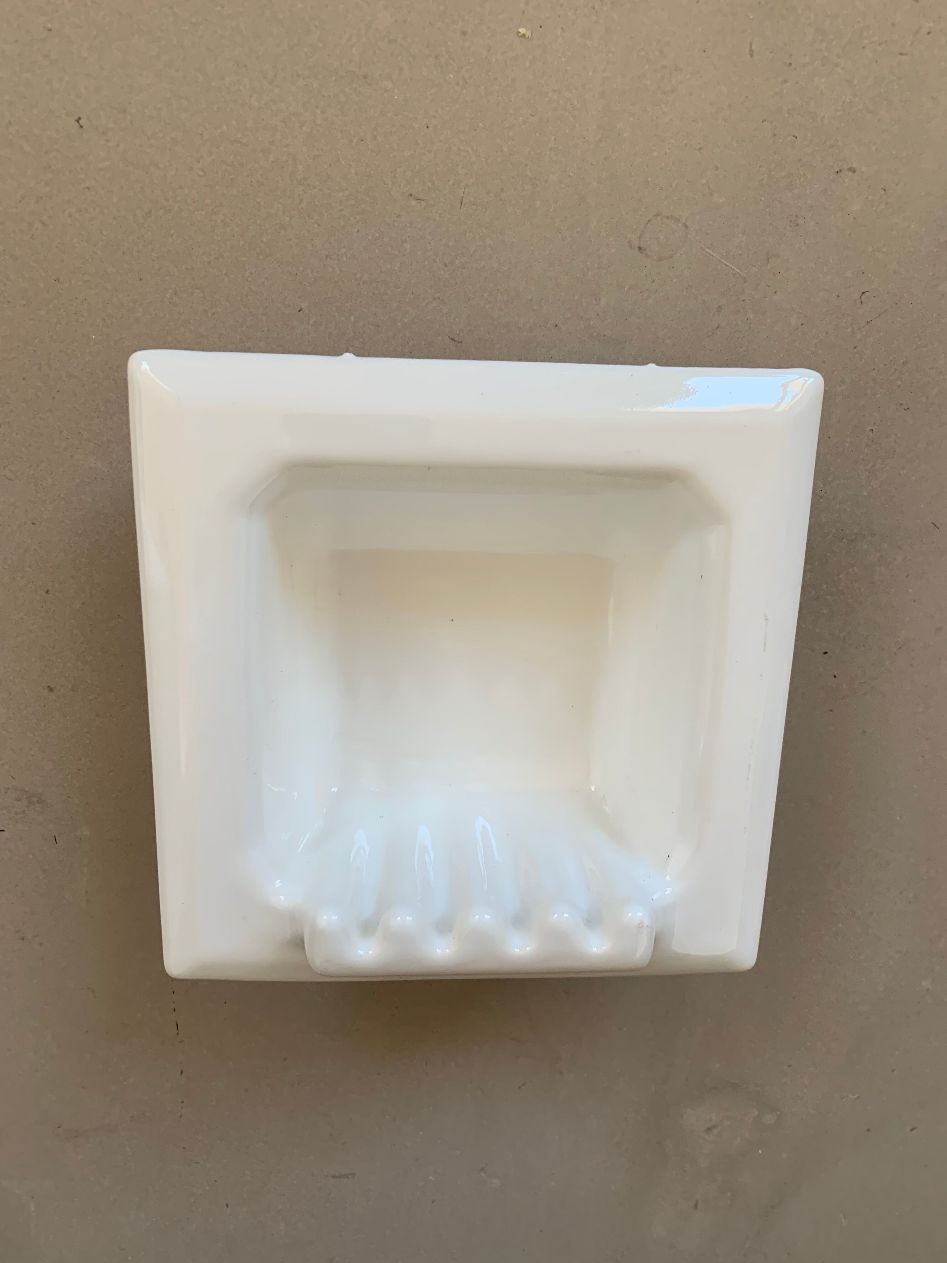 Built-in ceramic wall soap dish