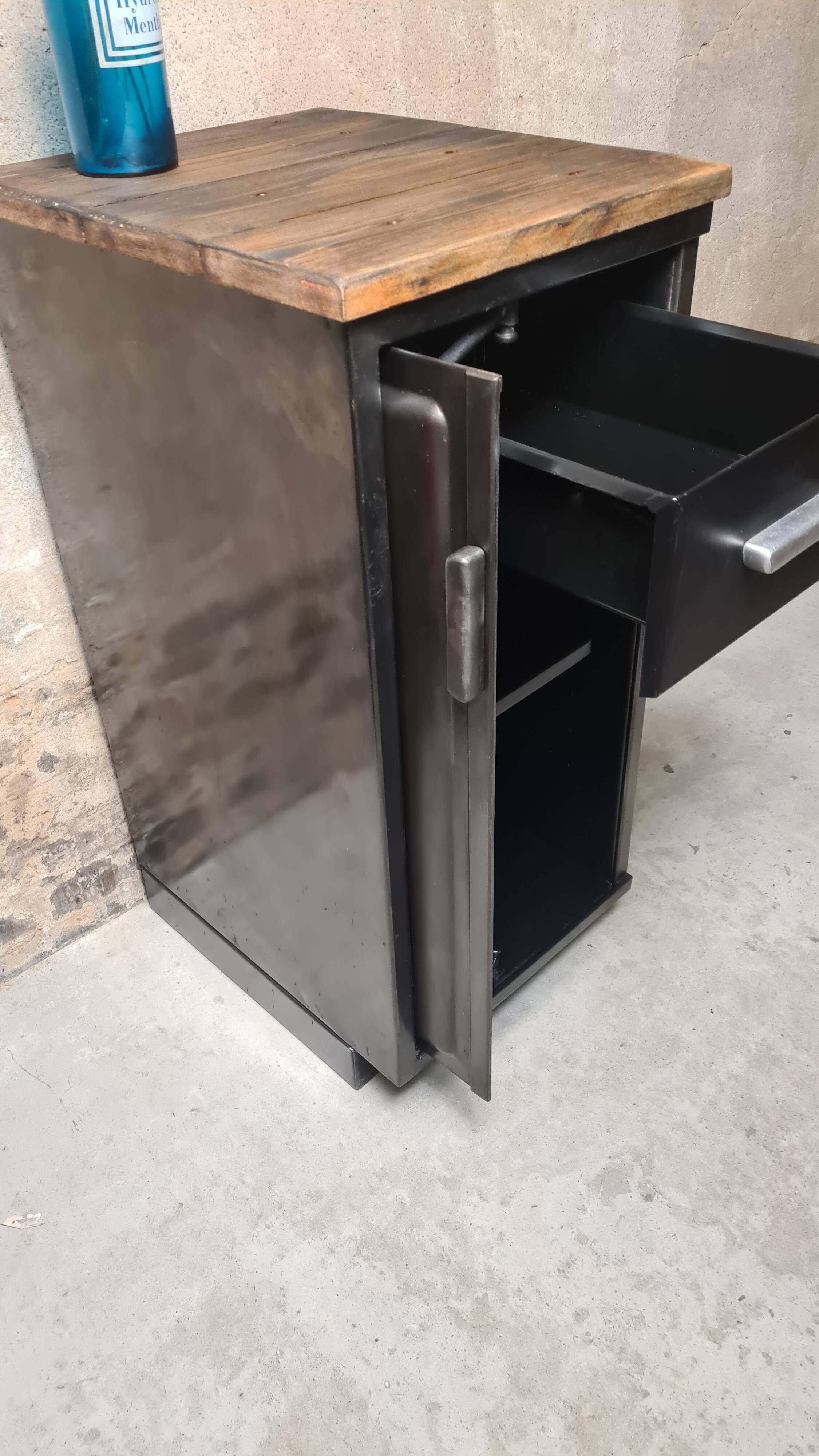 Industrial cabinet