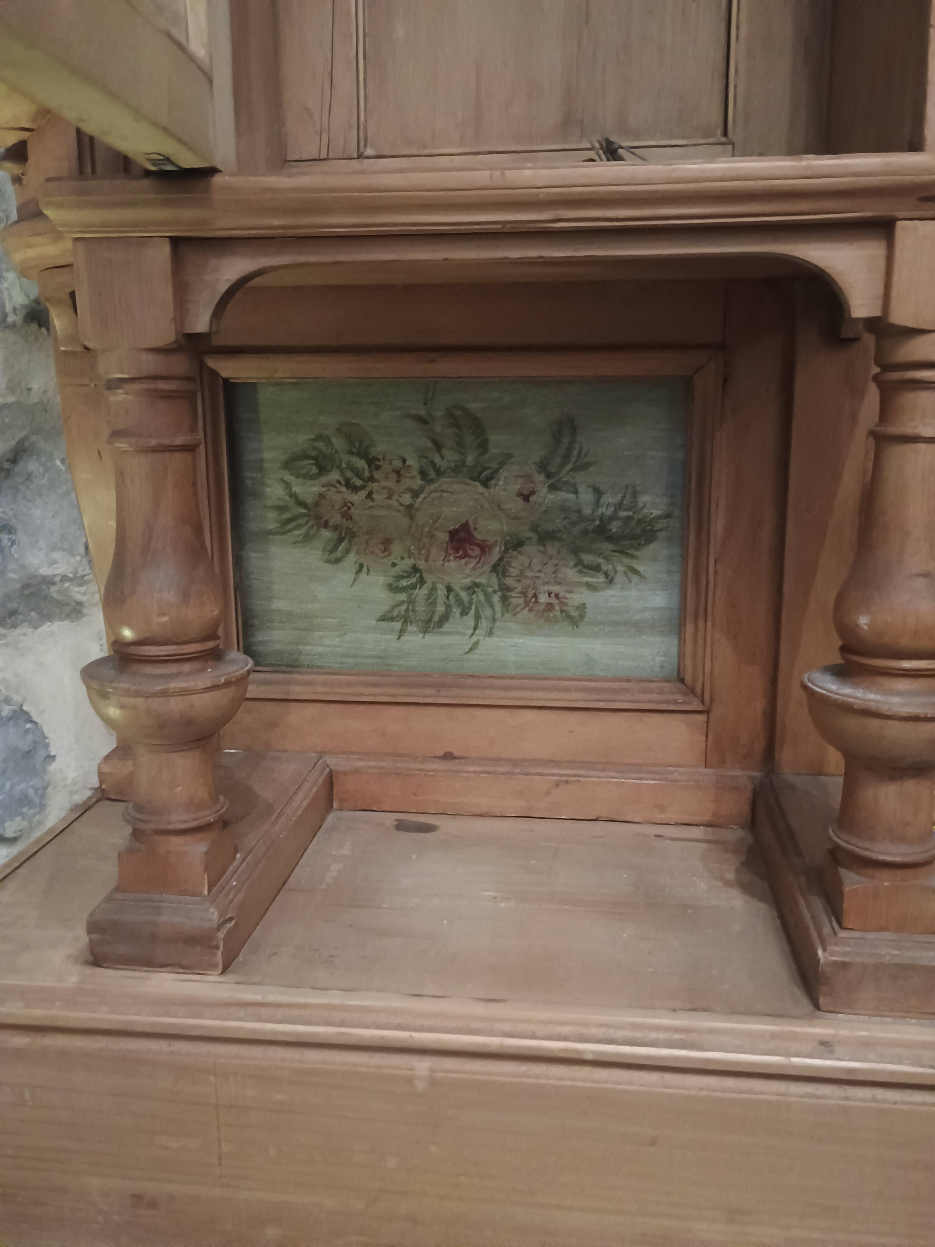 meuble haut de corps d'ornement