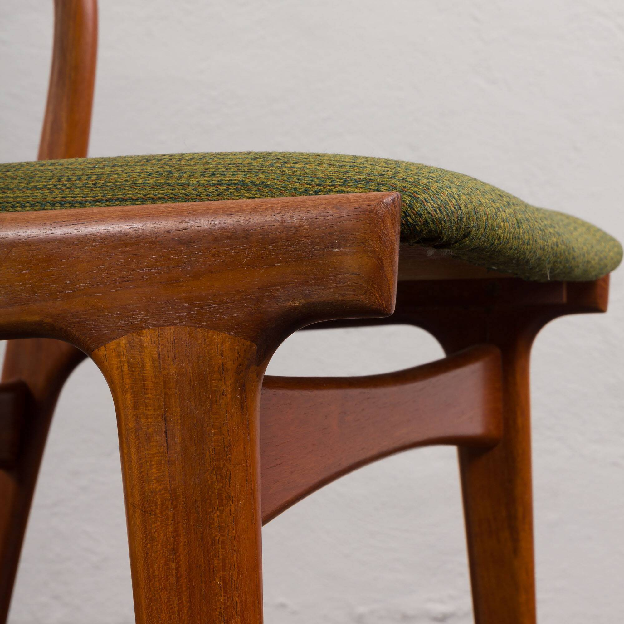 Johannes Andersen teak chair model U20 for Uldum, Denmark 1960s