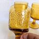 Verre à pied ambré motif vendange vintage
