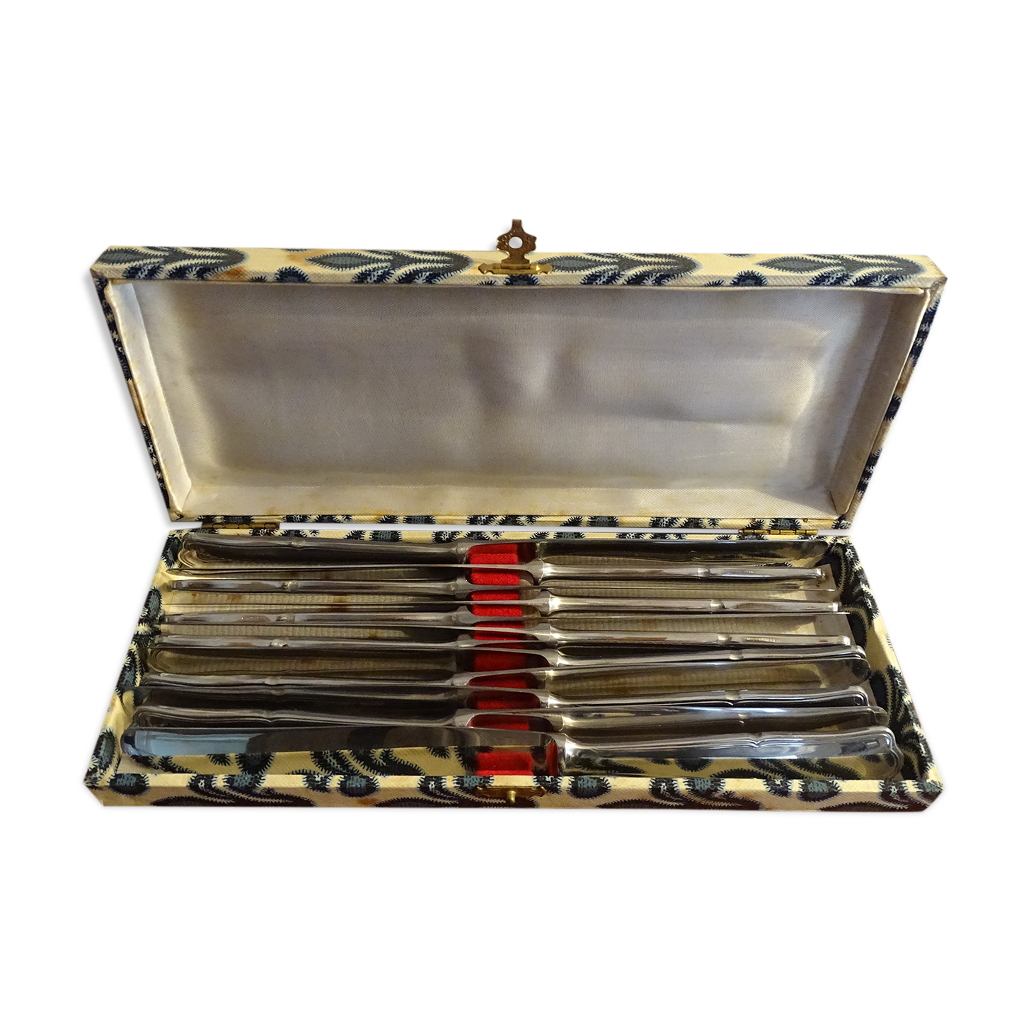 12 couteaux  forgés inox massif  vintage en écrin