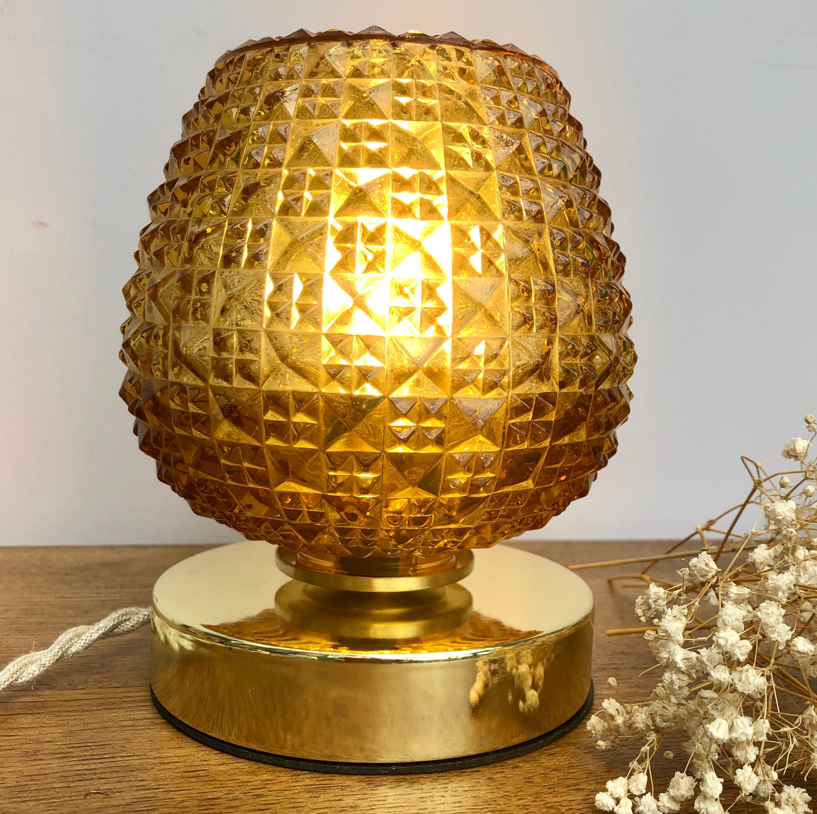 Vintage globe-oiled diamond tip lamp.